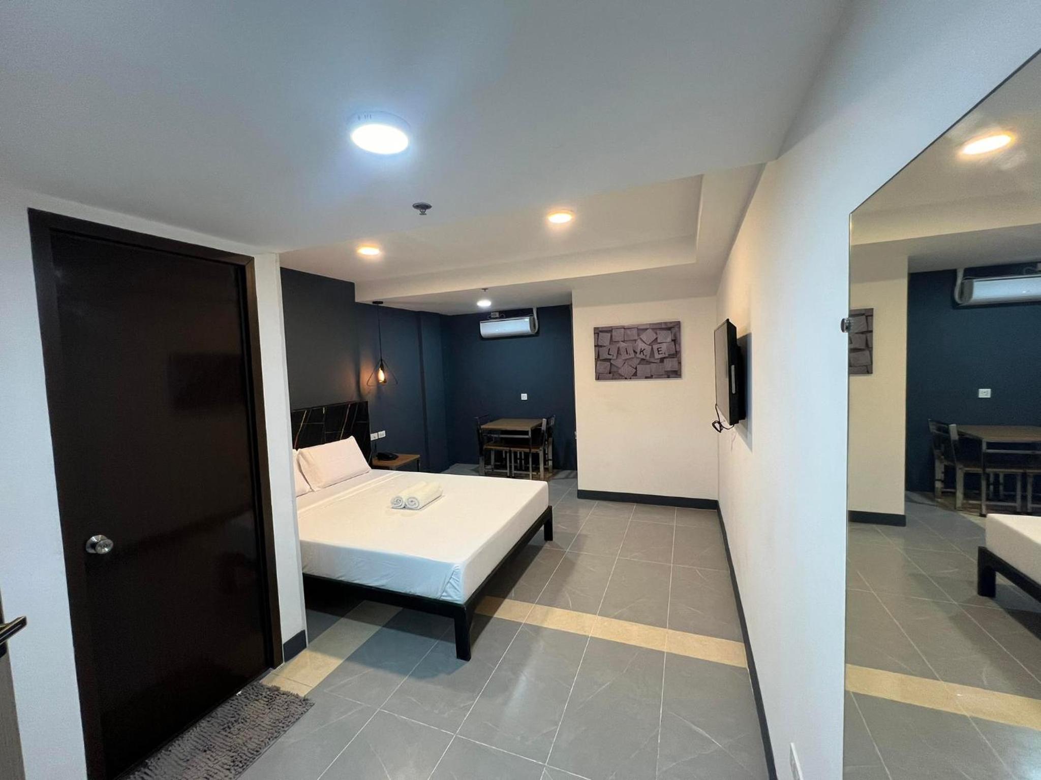 Deluxe Room - Photo 3