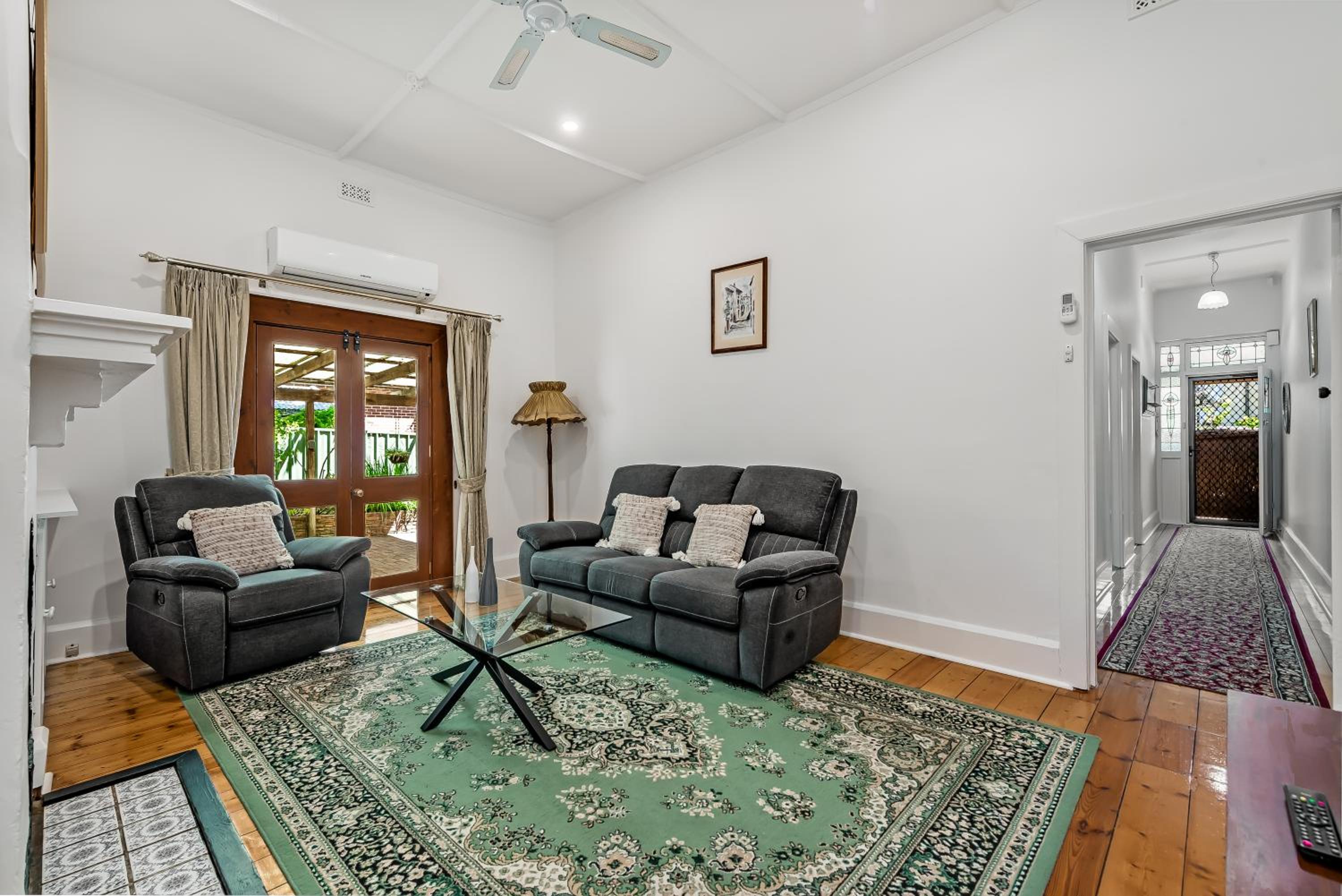 Two-Bedroom House photo 3