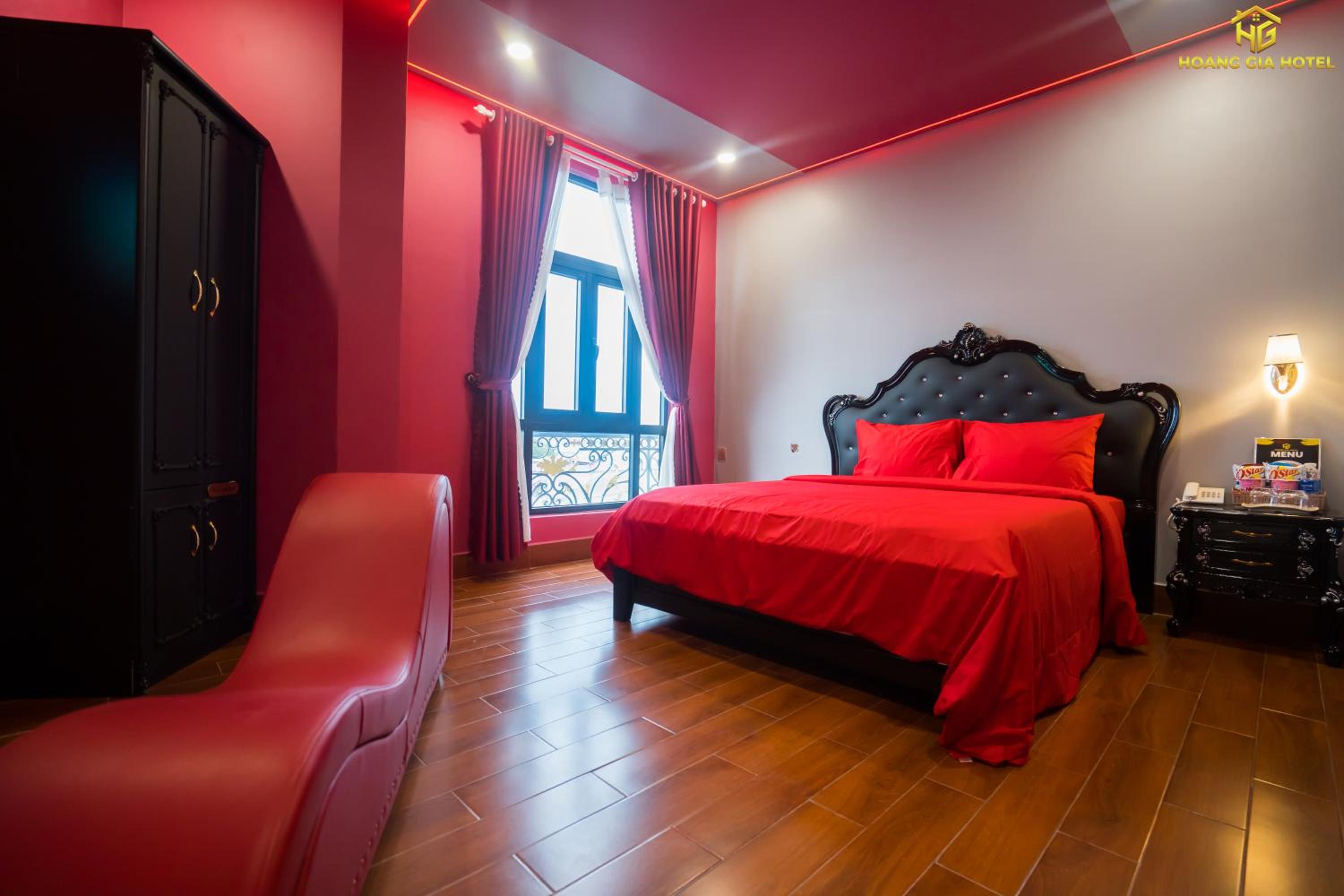 Deluxe Double Room with Bath - Photo 14
