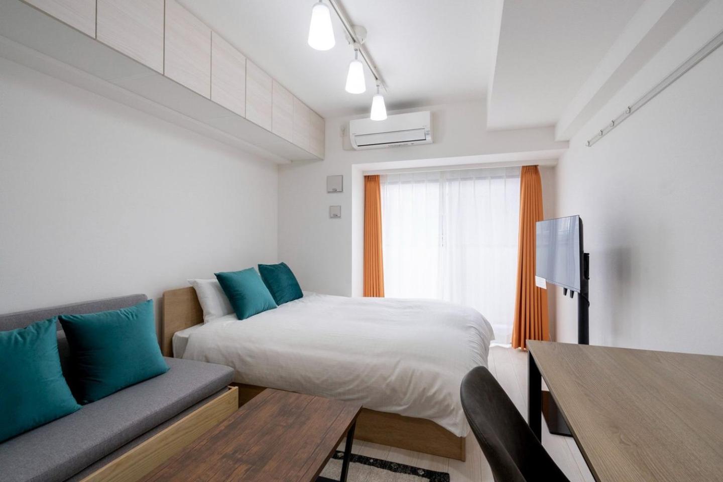 One-Bedroom Apartment photo 1
