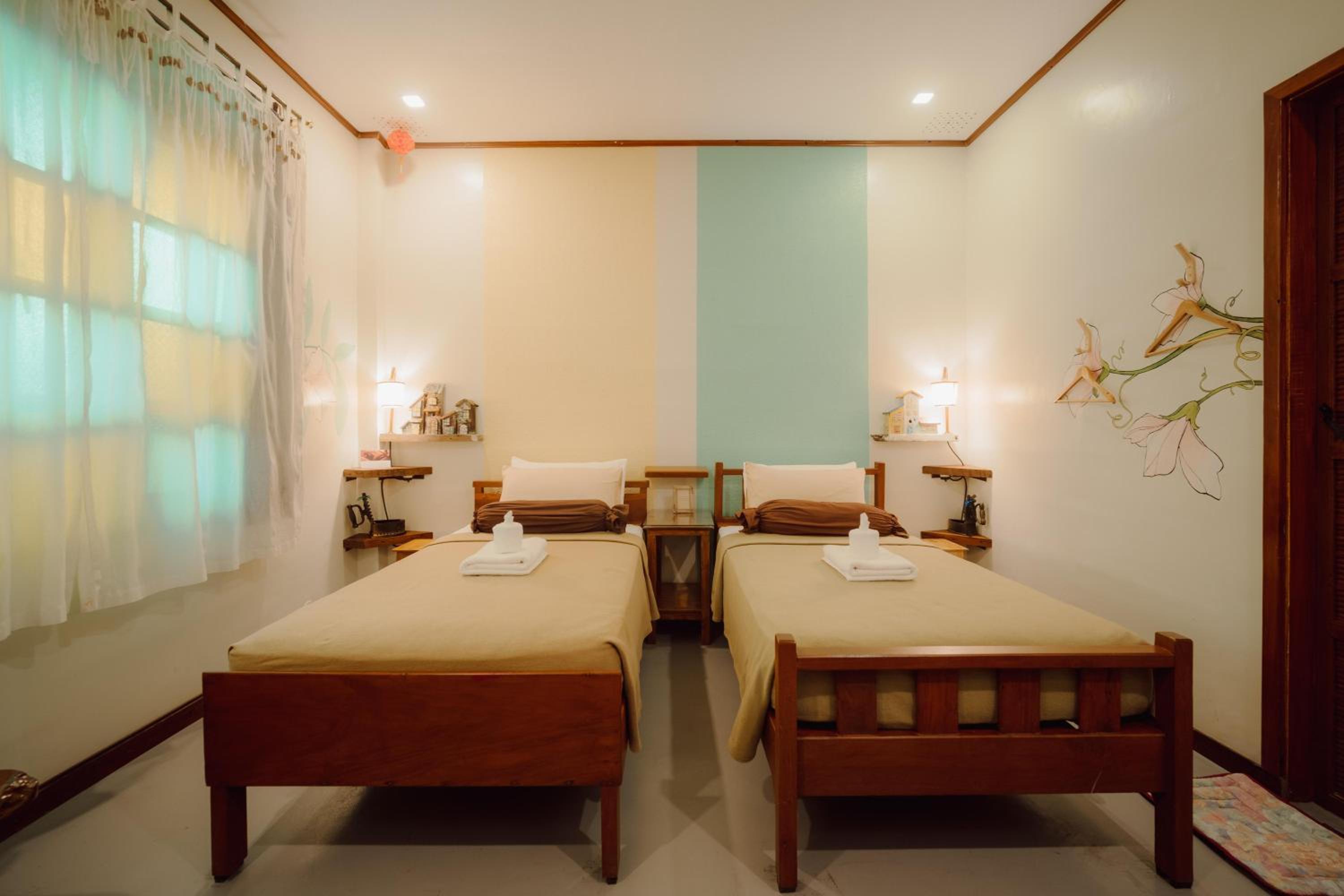 Standard Twin Room - Photo 4