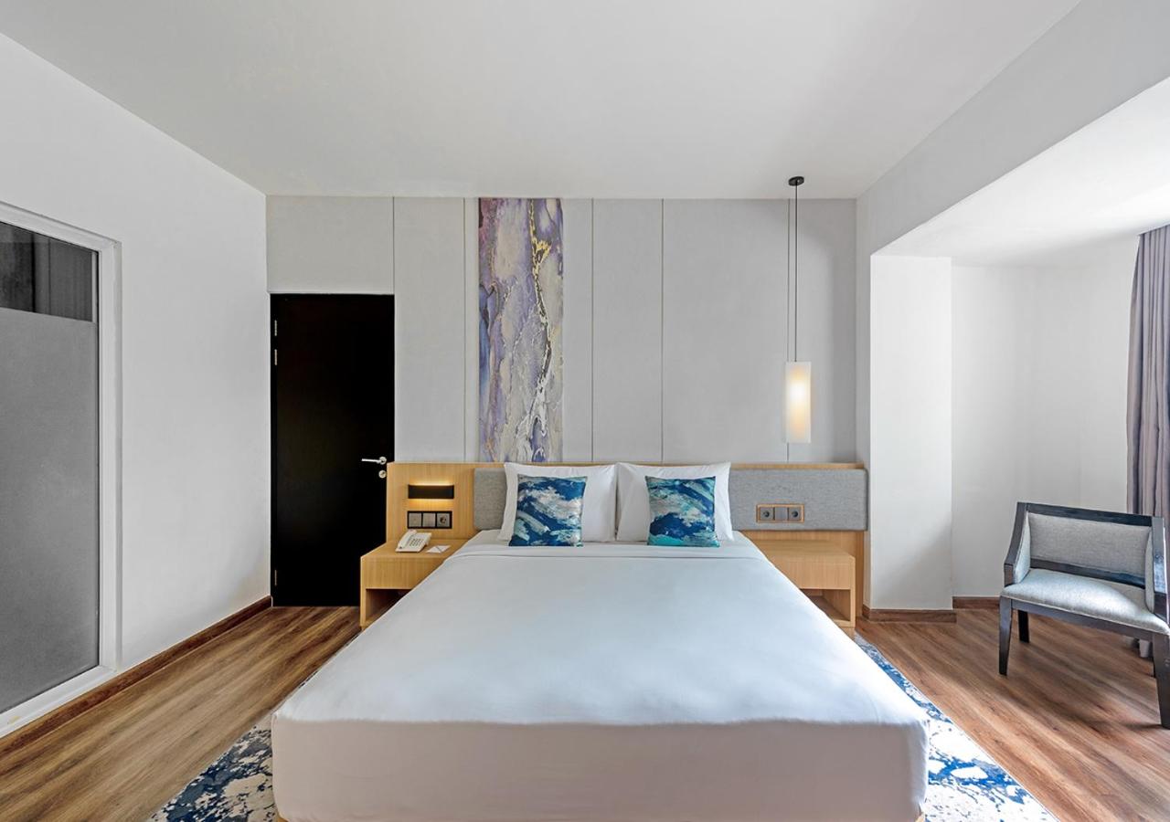 Deluxe King Room - Photo 6