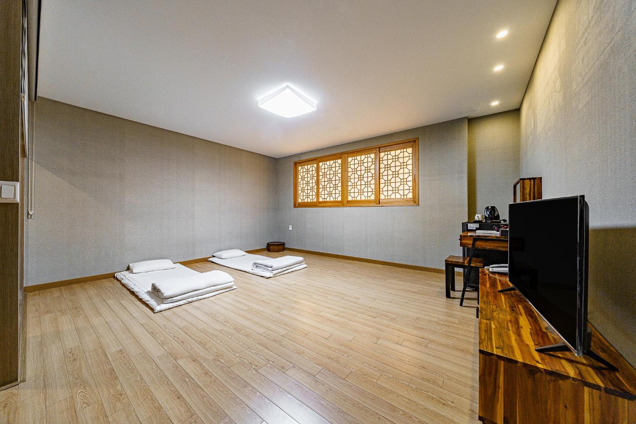 Family Ondol Room - No View (Non-renovated room) - Photo 2