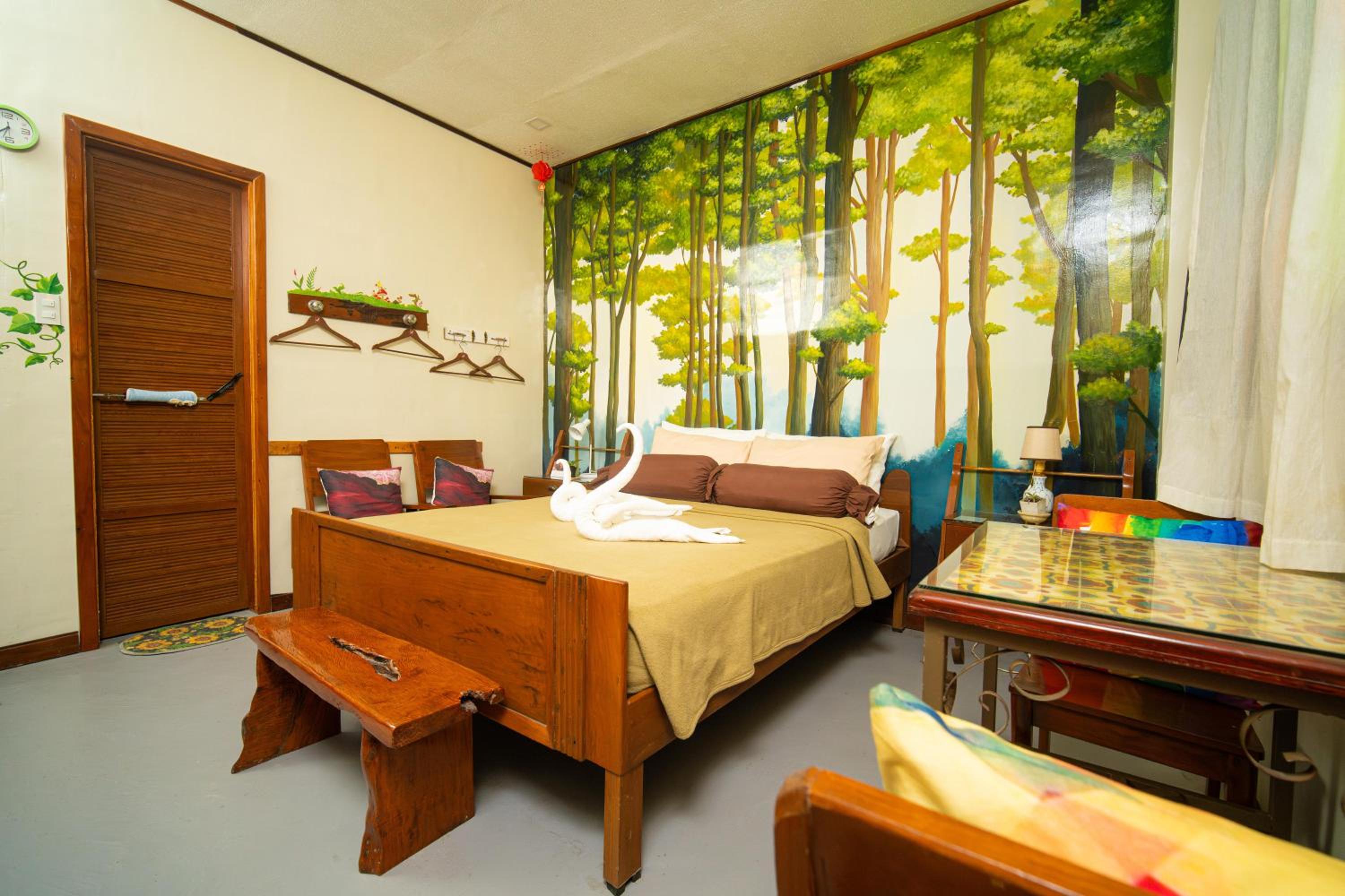 Queen Room - Photo 2