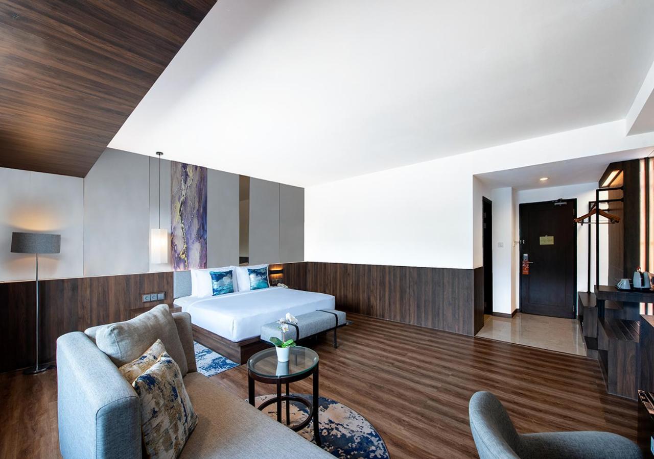 Deluxe Suite - Photo 6
