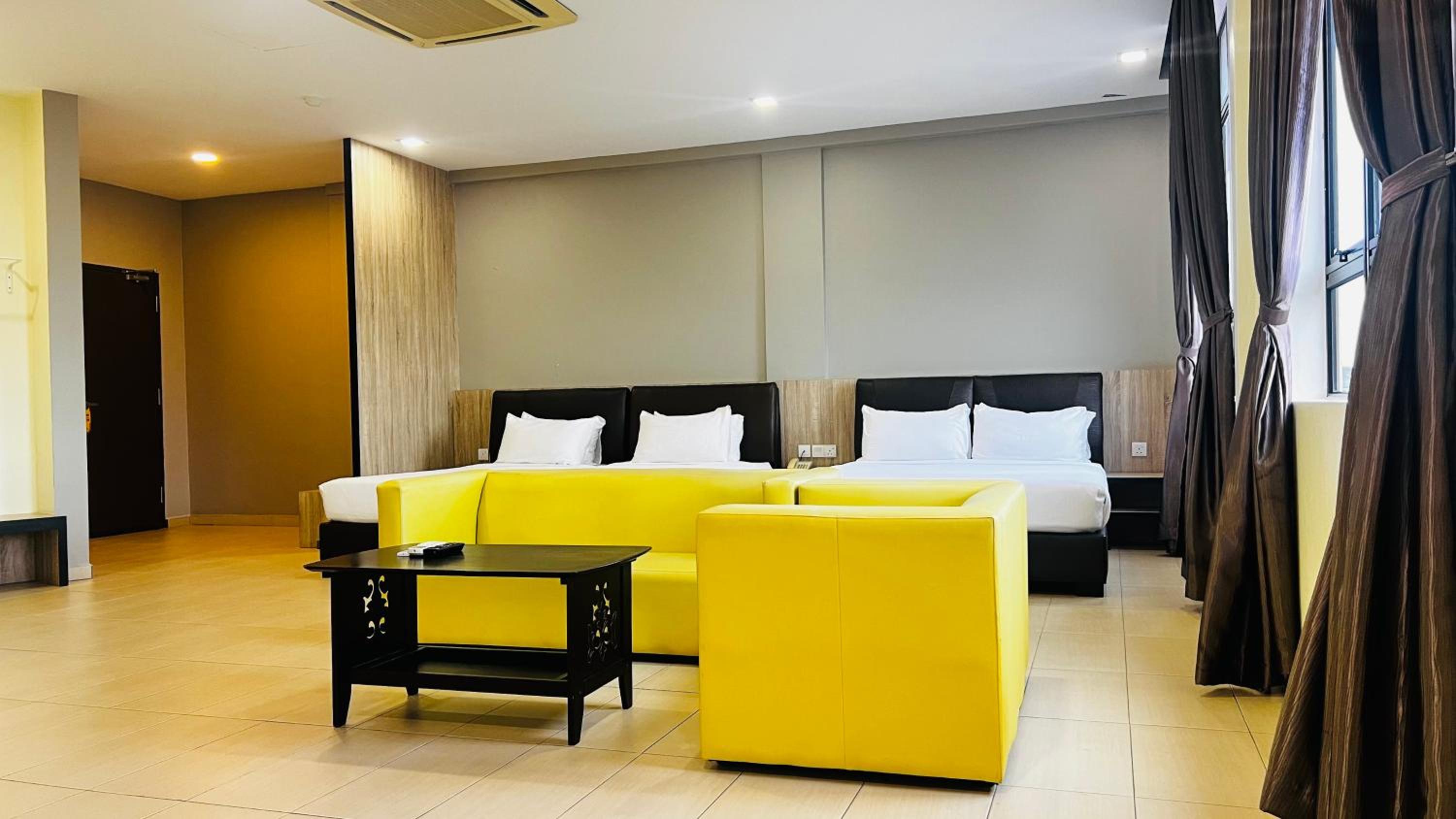 Quadruple Room - Photo 6