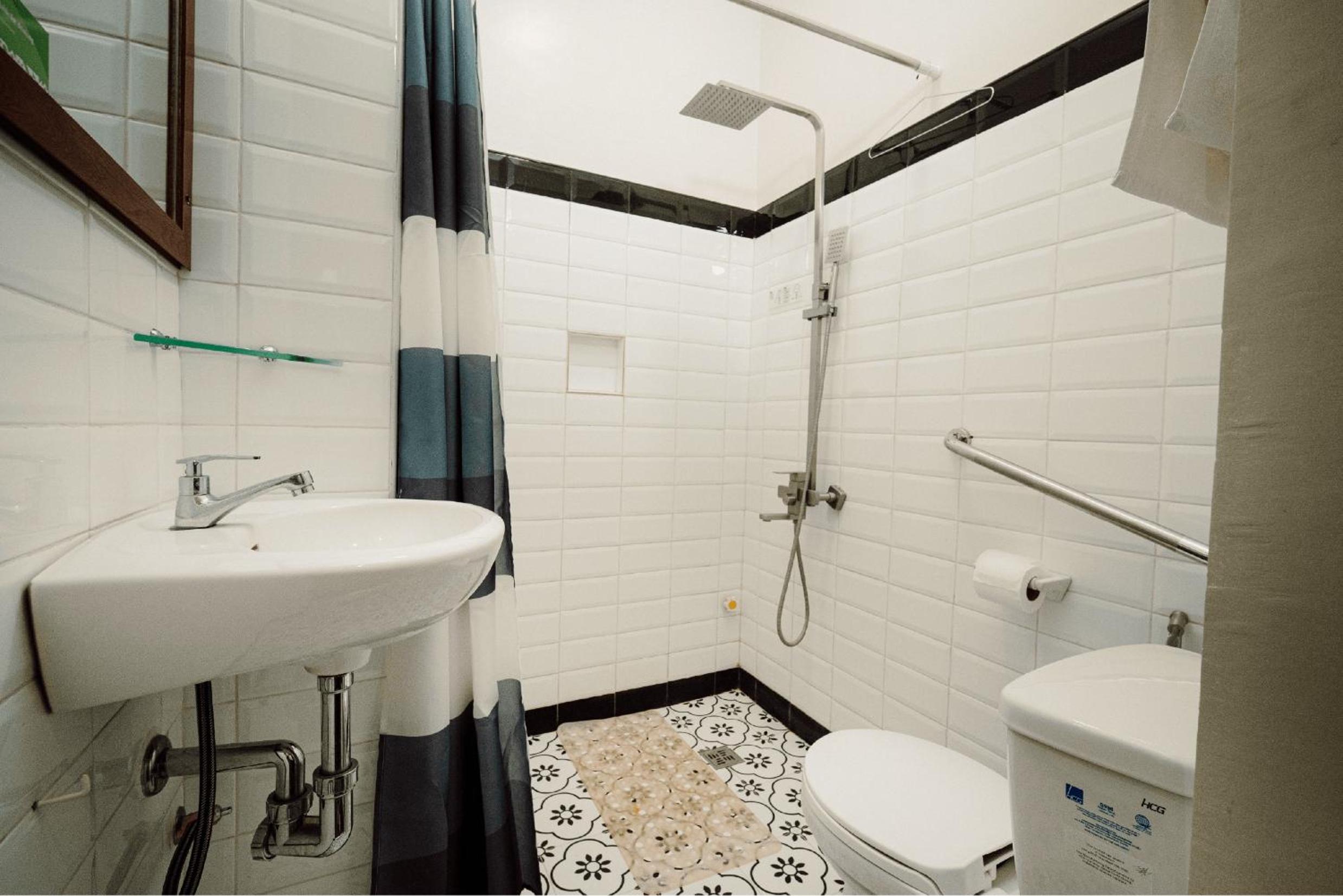 Twin Room - Photo 4
