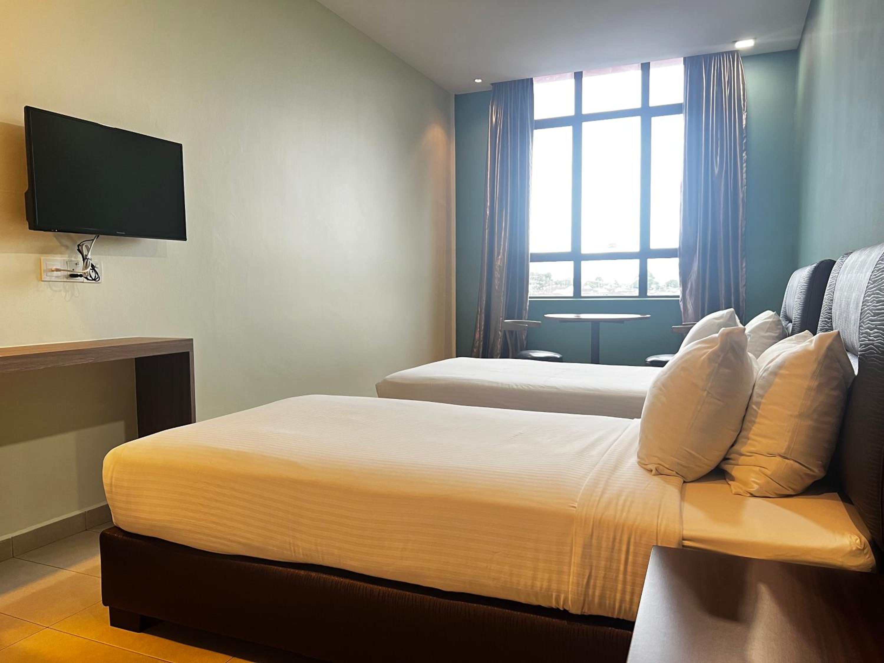 Deluxe Twin Room - Photo 6