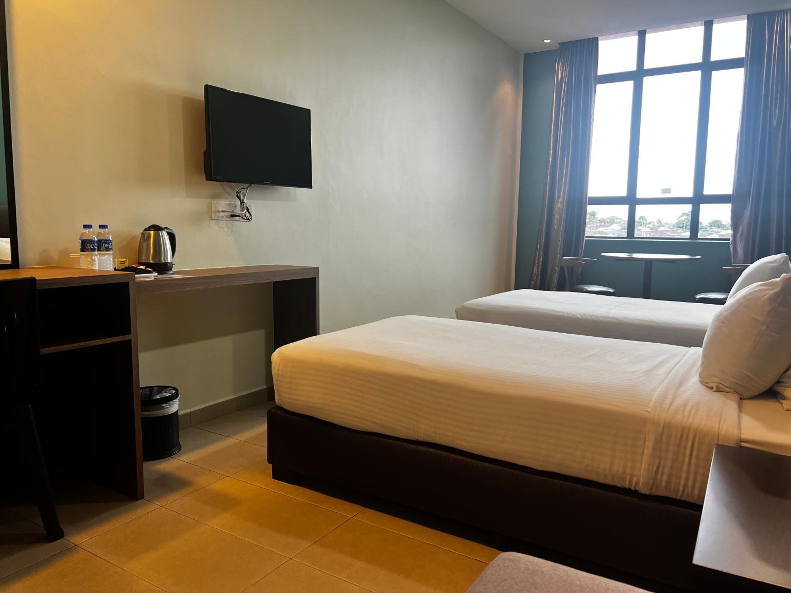 Deluxe Twin Room - Photo 12