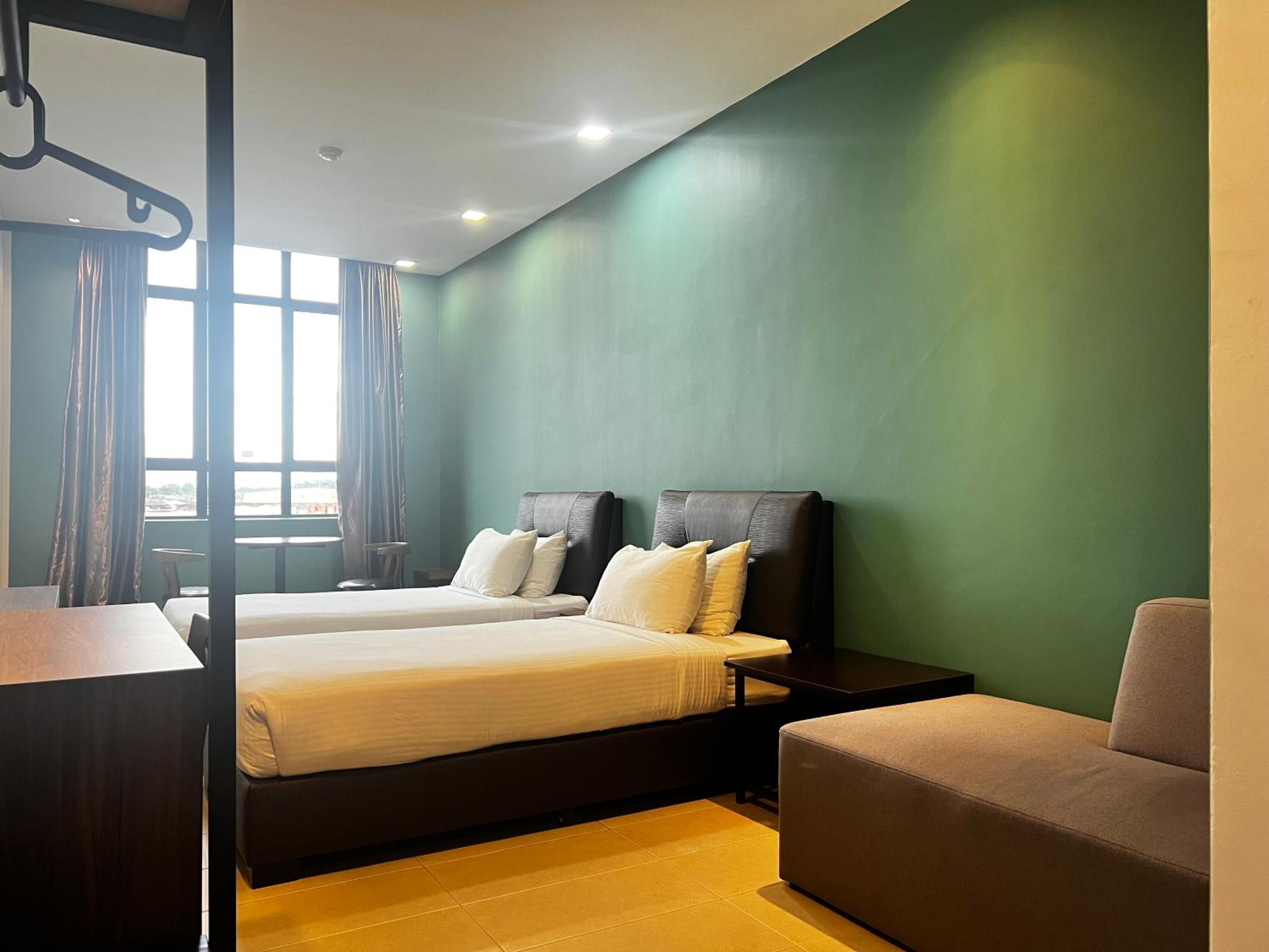 Deluxe Twin Room - Photo 8