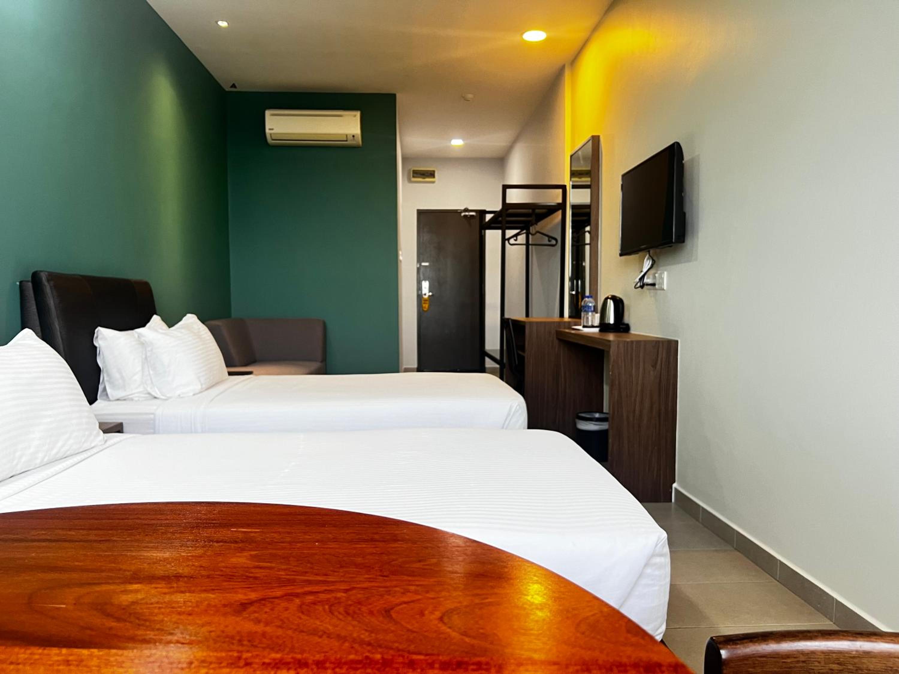 Deluxe Twin Room - Photo 16