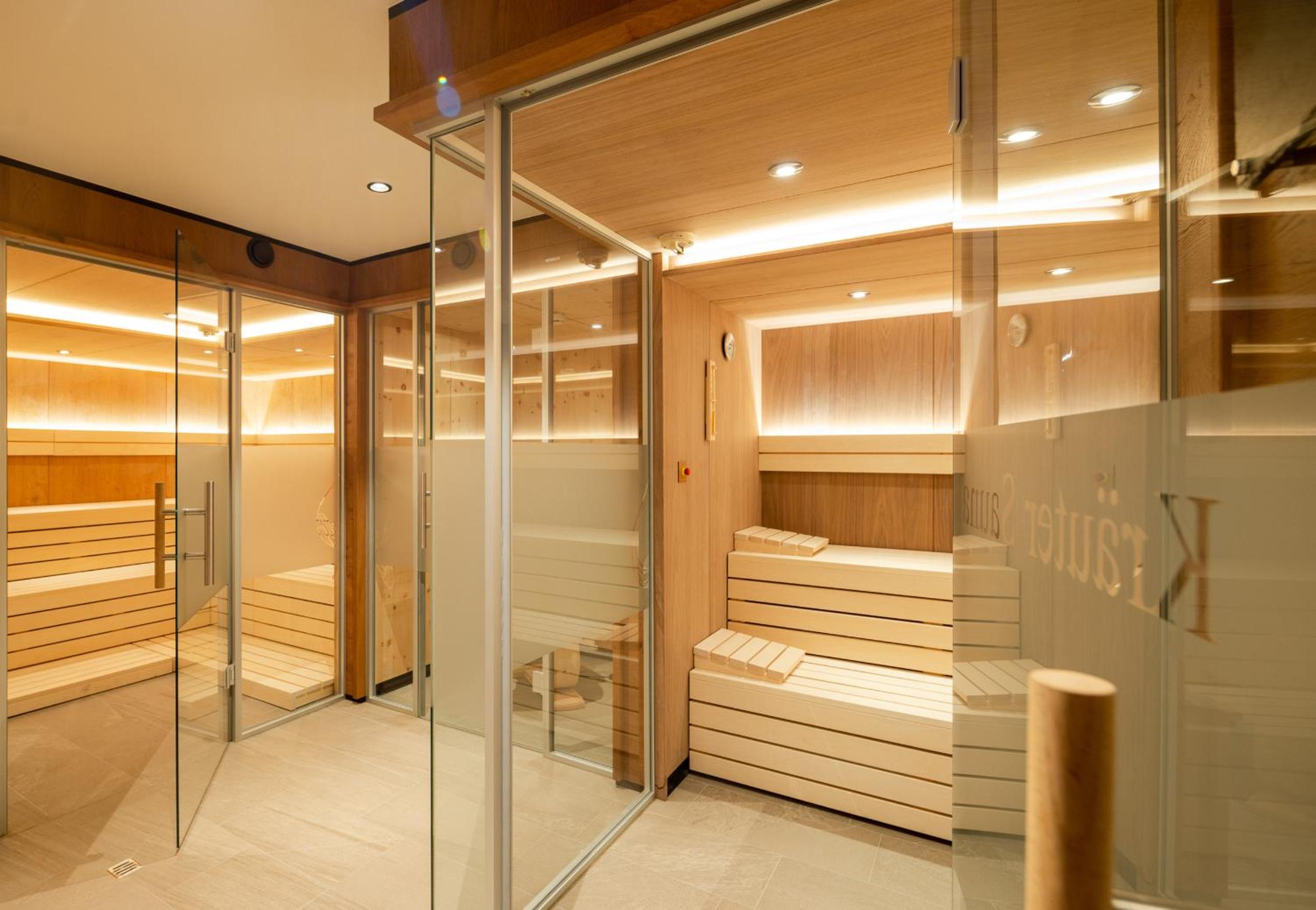 Two-Bedroom Apartment with Balcony photo 3