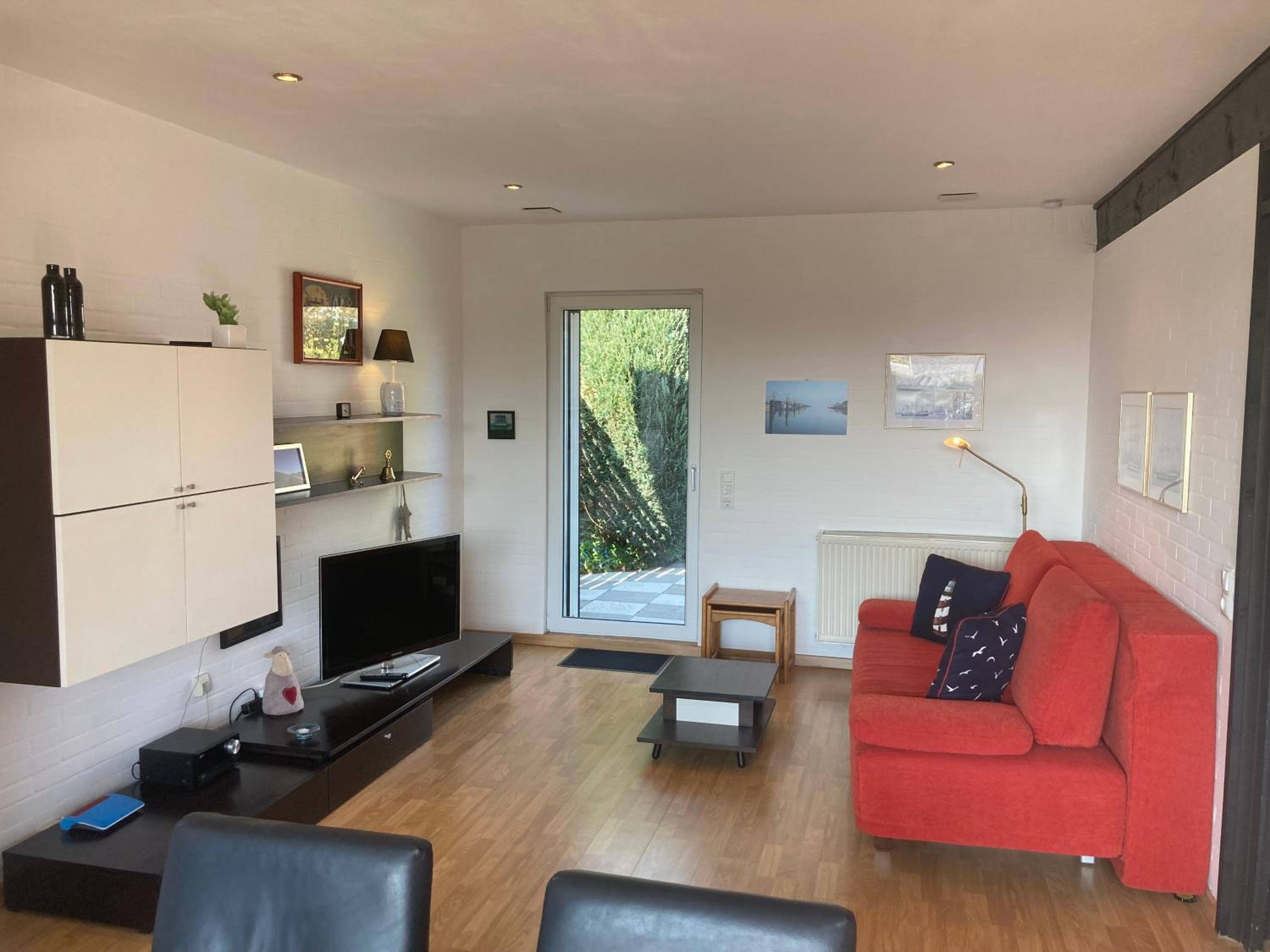 One-Bedroom House photo 1