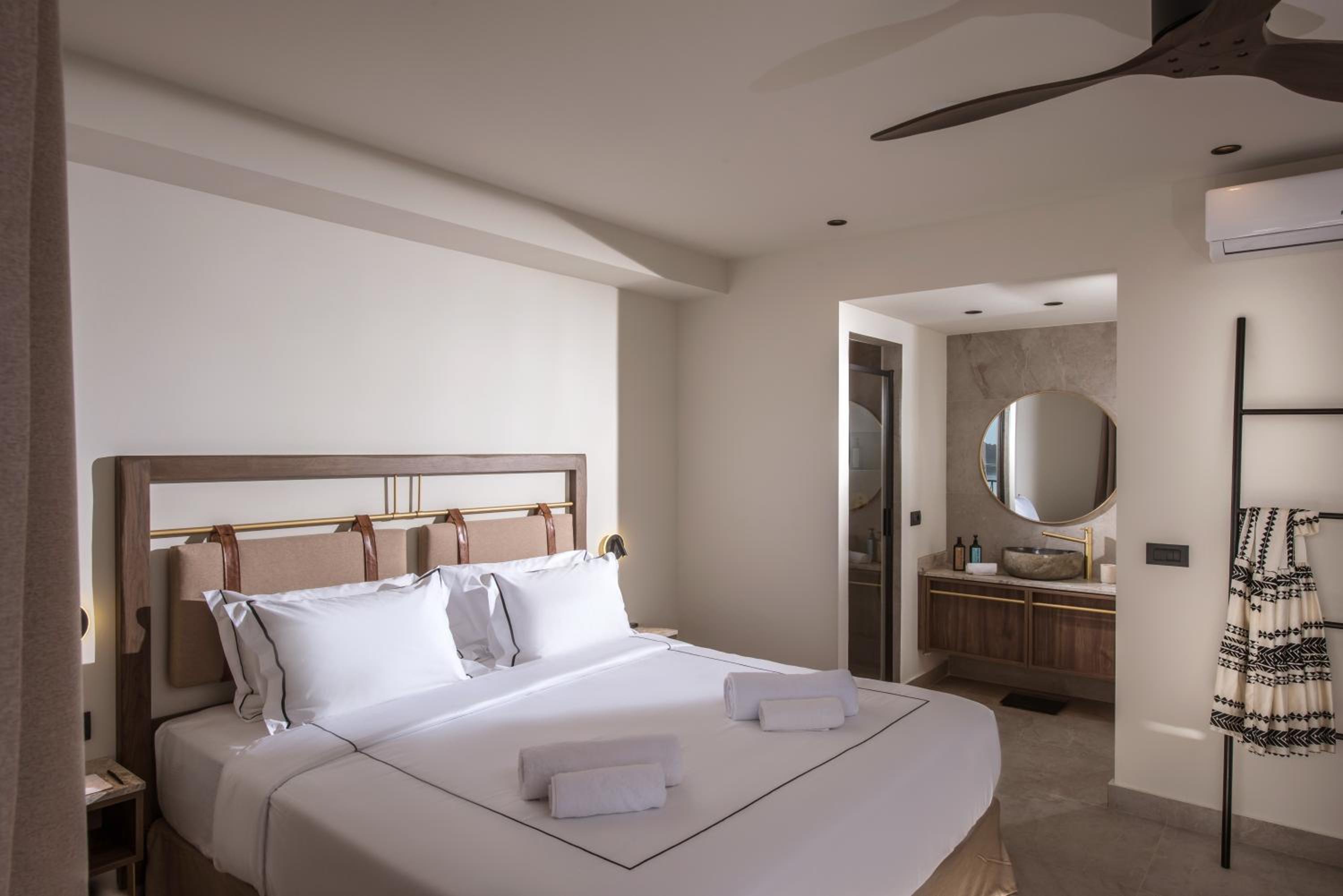 Maisonette with Jacuzzi and Sea View - Photo 1