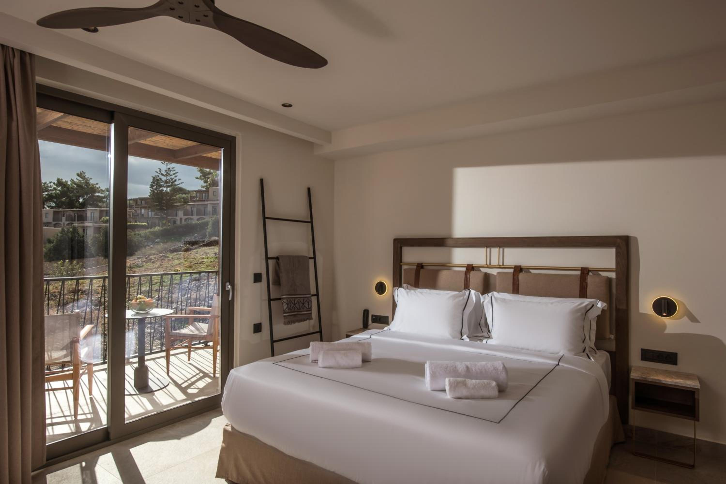 Junior Suite with Plunge Pool and Sea View