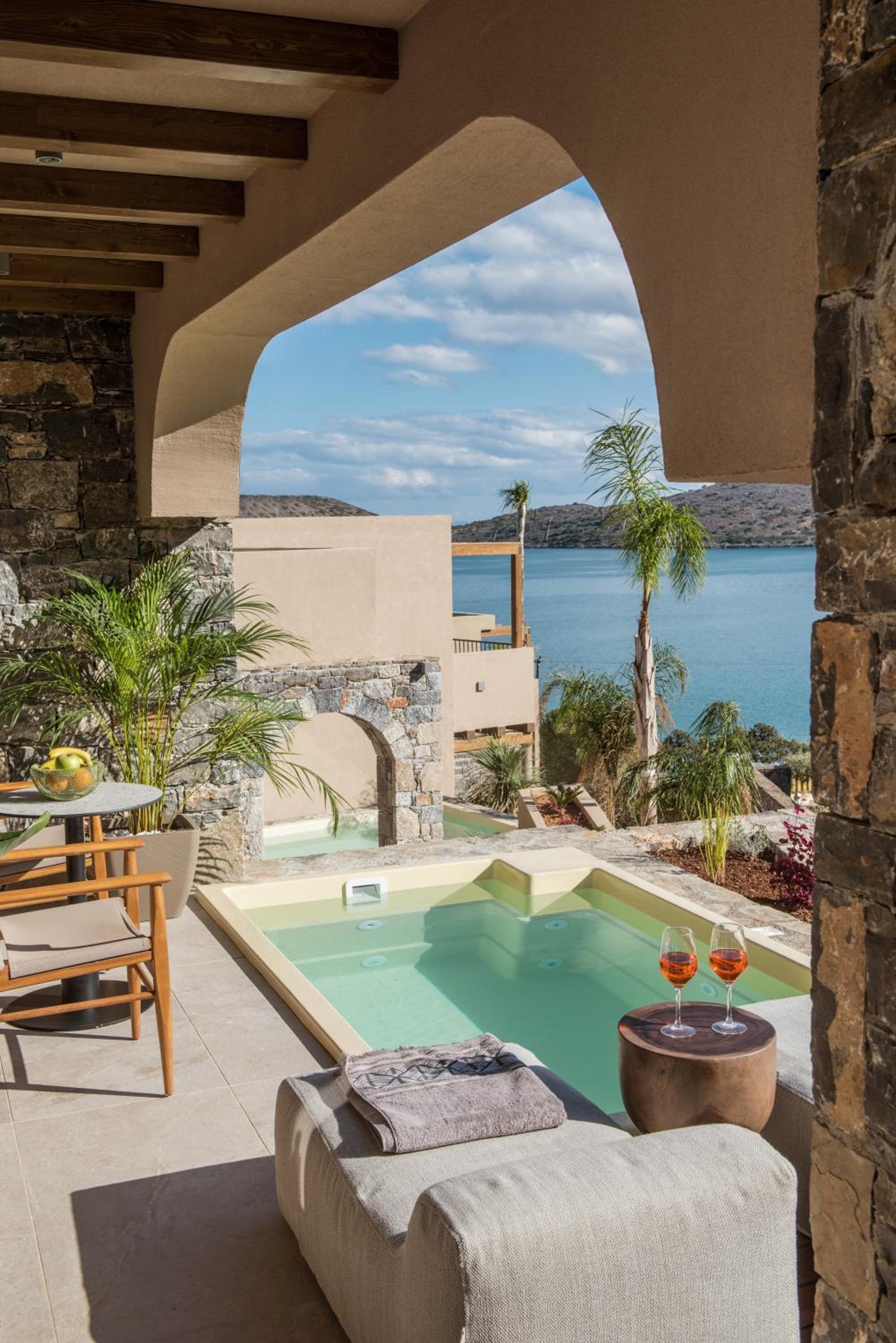 Junior Suite with Plunge Pool and Sea View