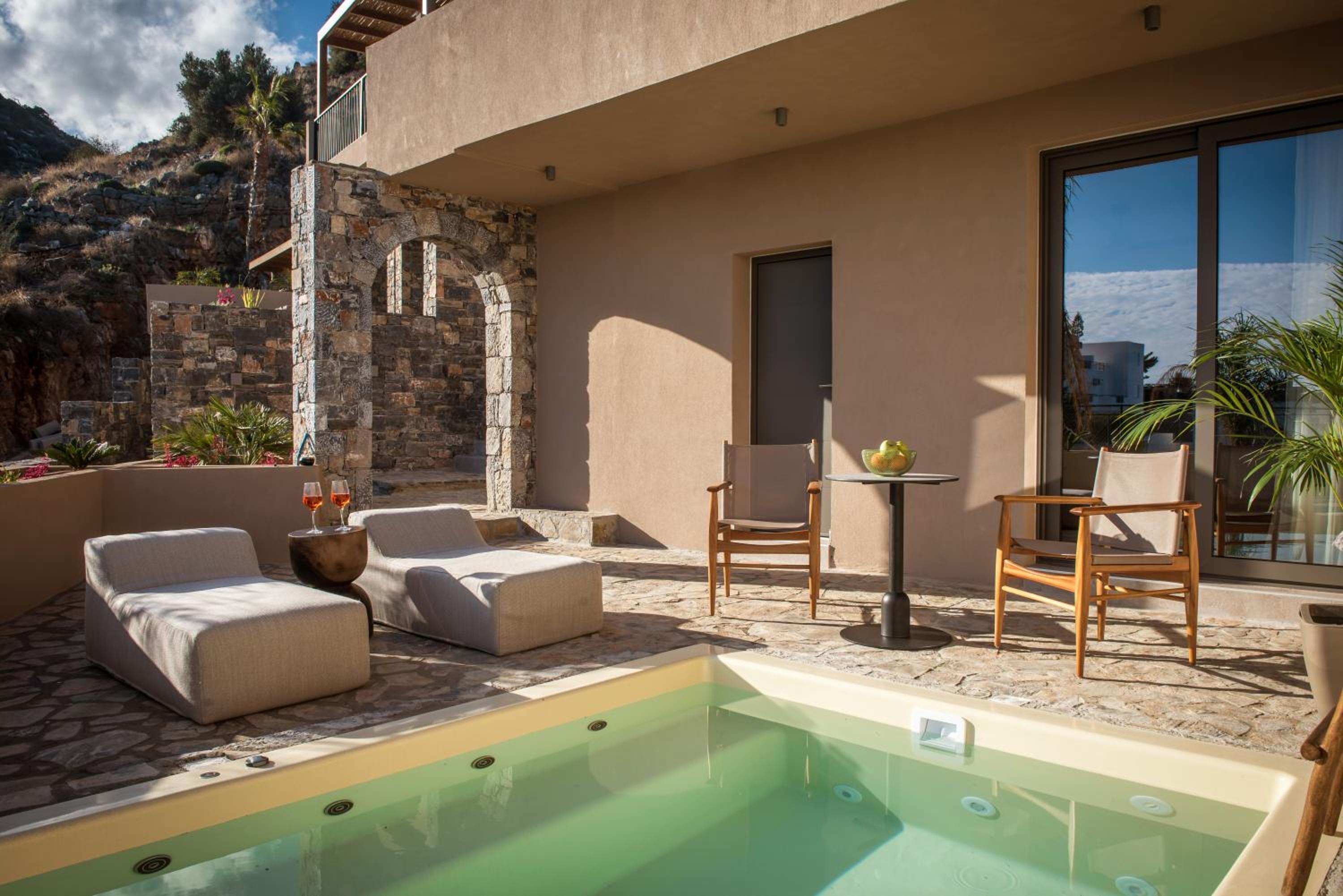 Junior Suite With Private Pool - Photo 9