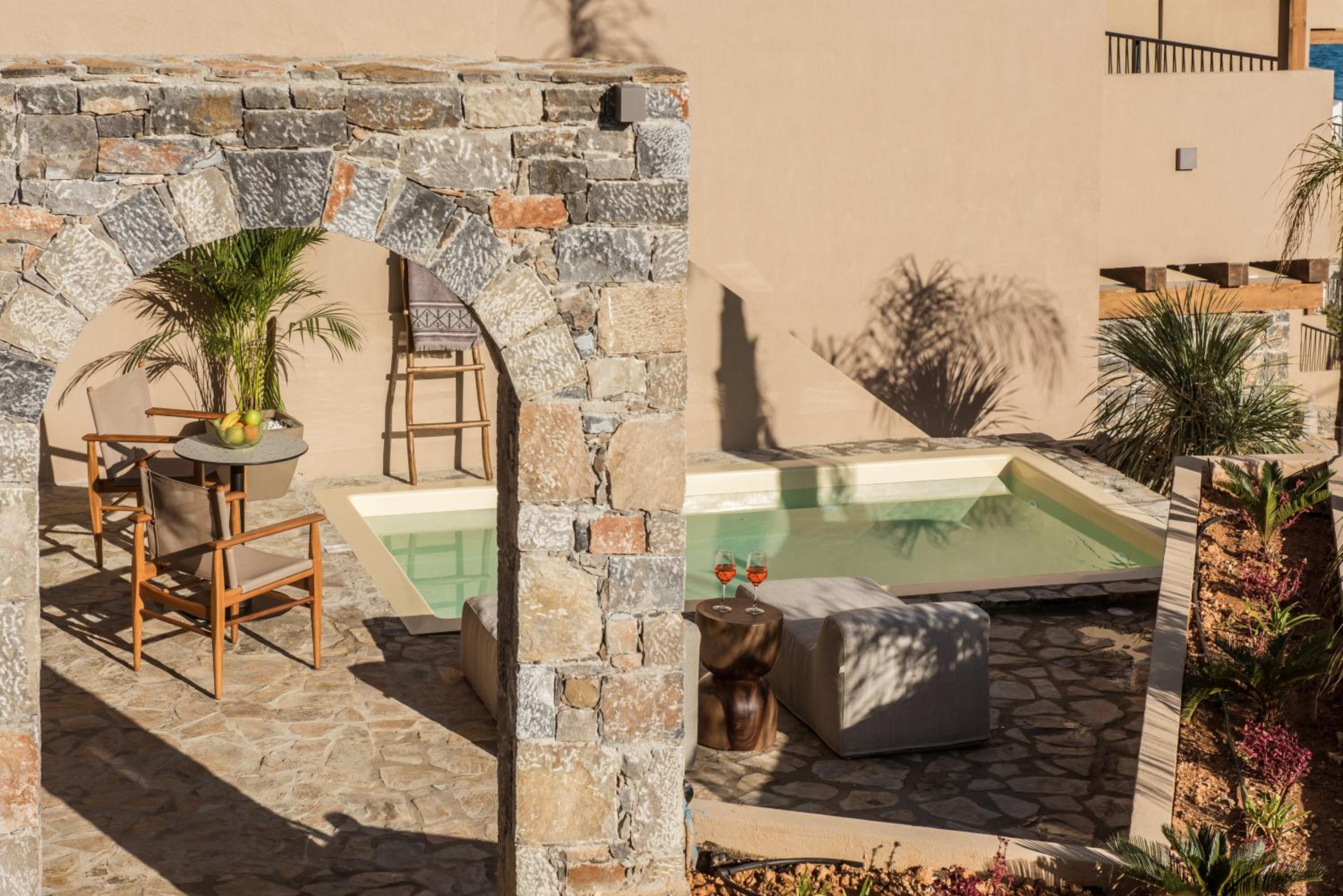 Junior Suite With Private Pool - Photo 3