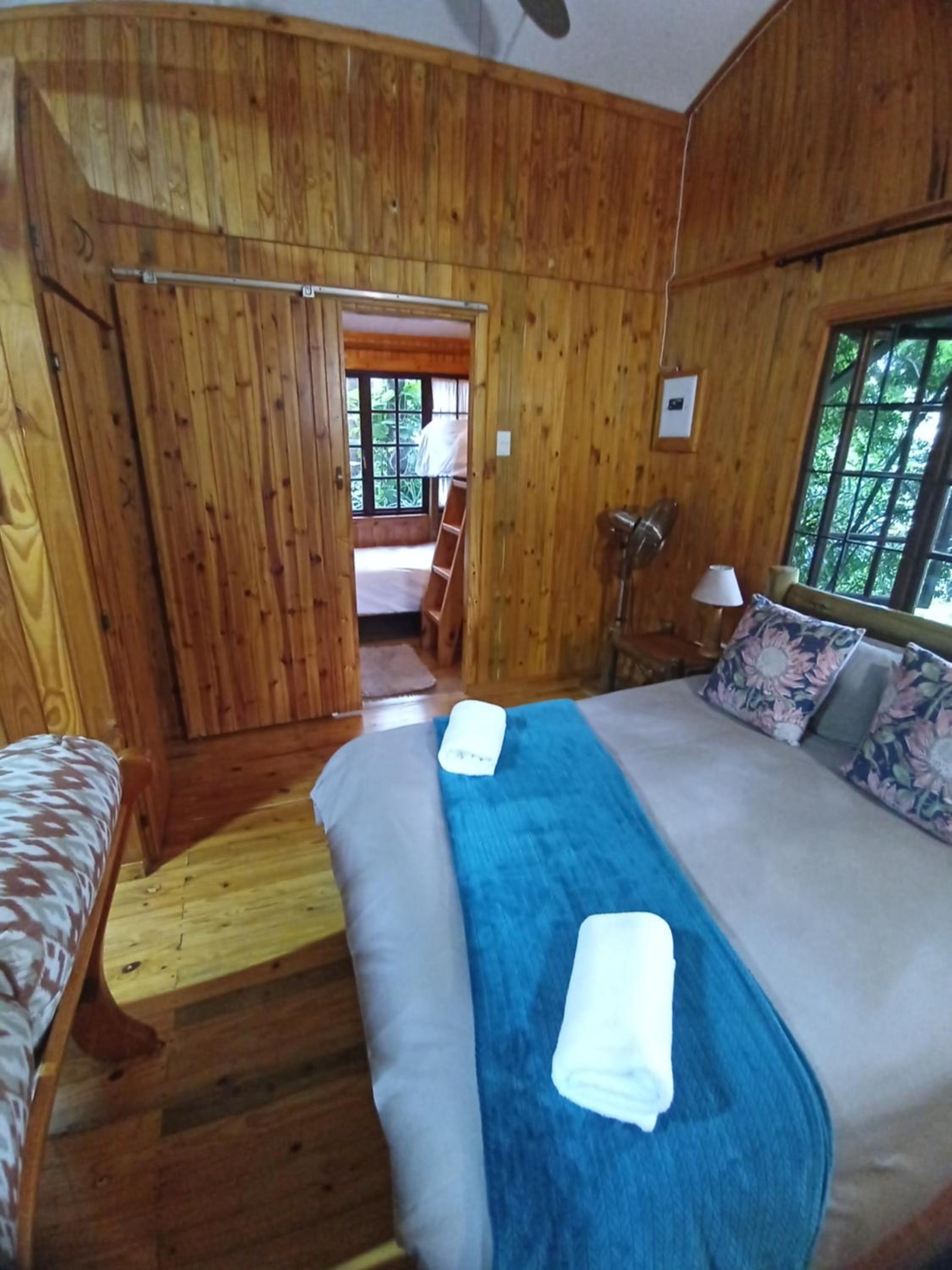 Family Room with Private Bathroom - Photo 3
