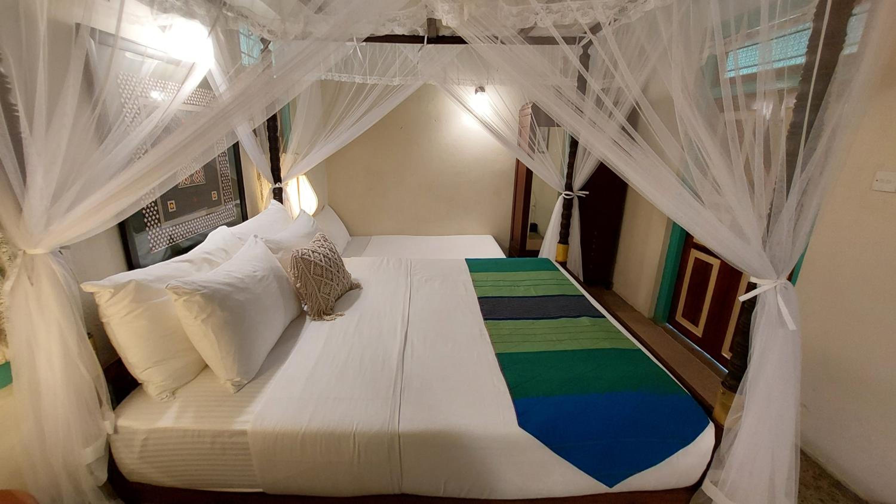 Triple Room with Private Bathroom - Photo 60