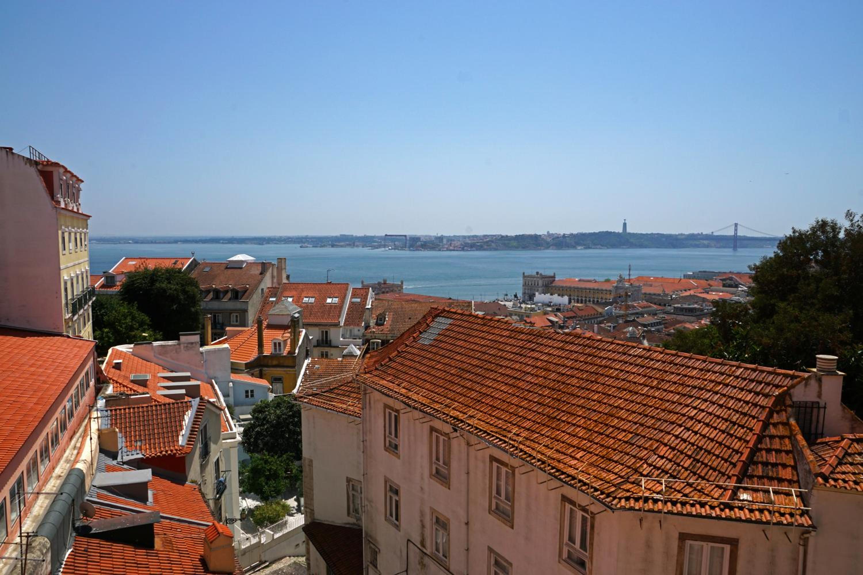 Luxury Duplex Suite with Panoramic River, City and Castle View - Photo 5