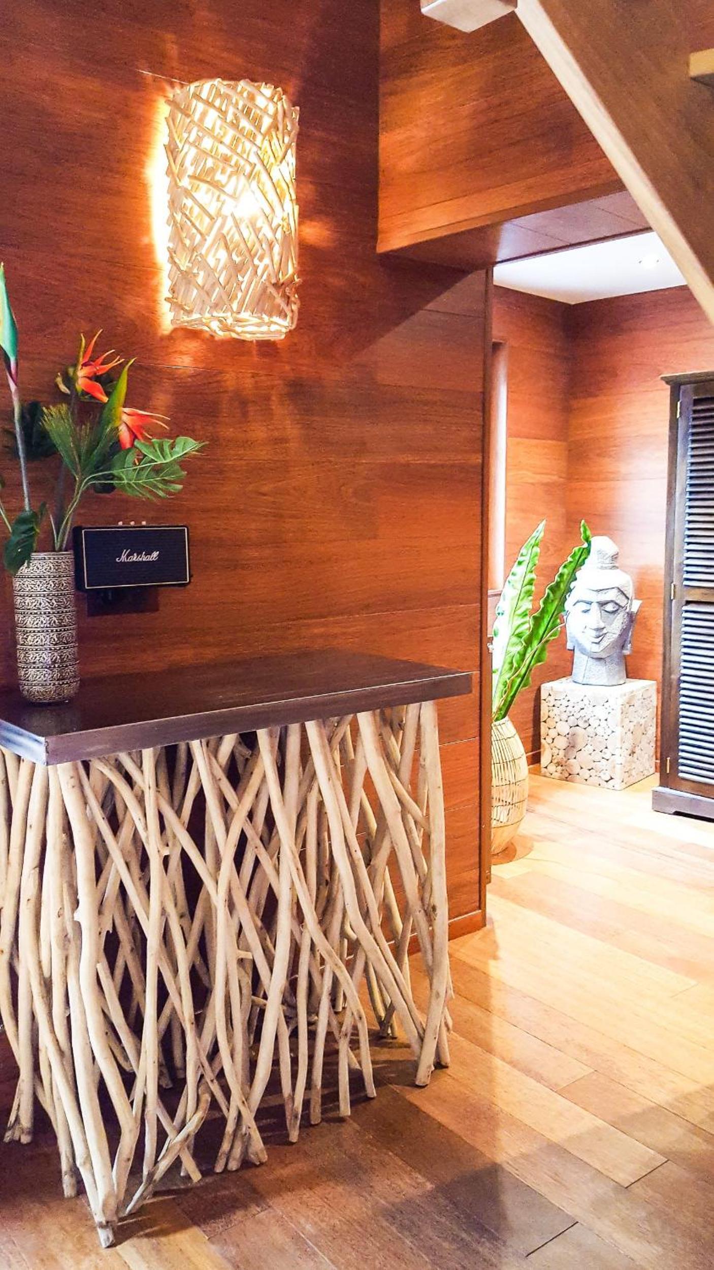 Suite with Hot Tub photo 2