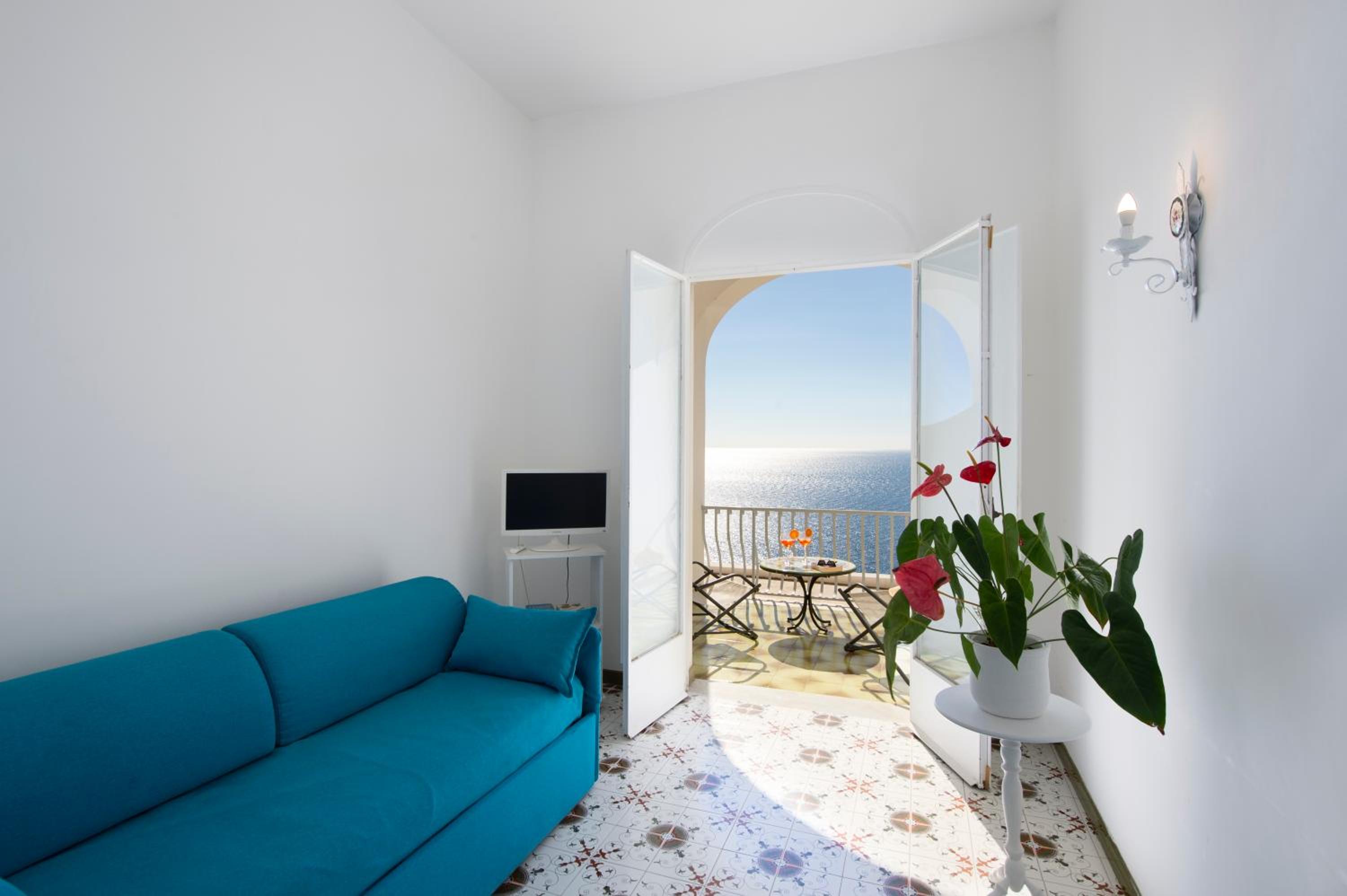 Large Double or Twin Room photo 3