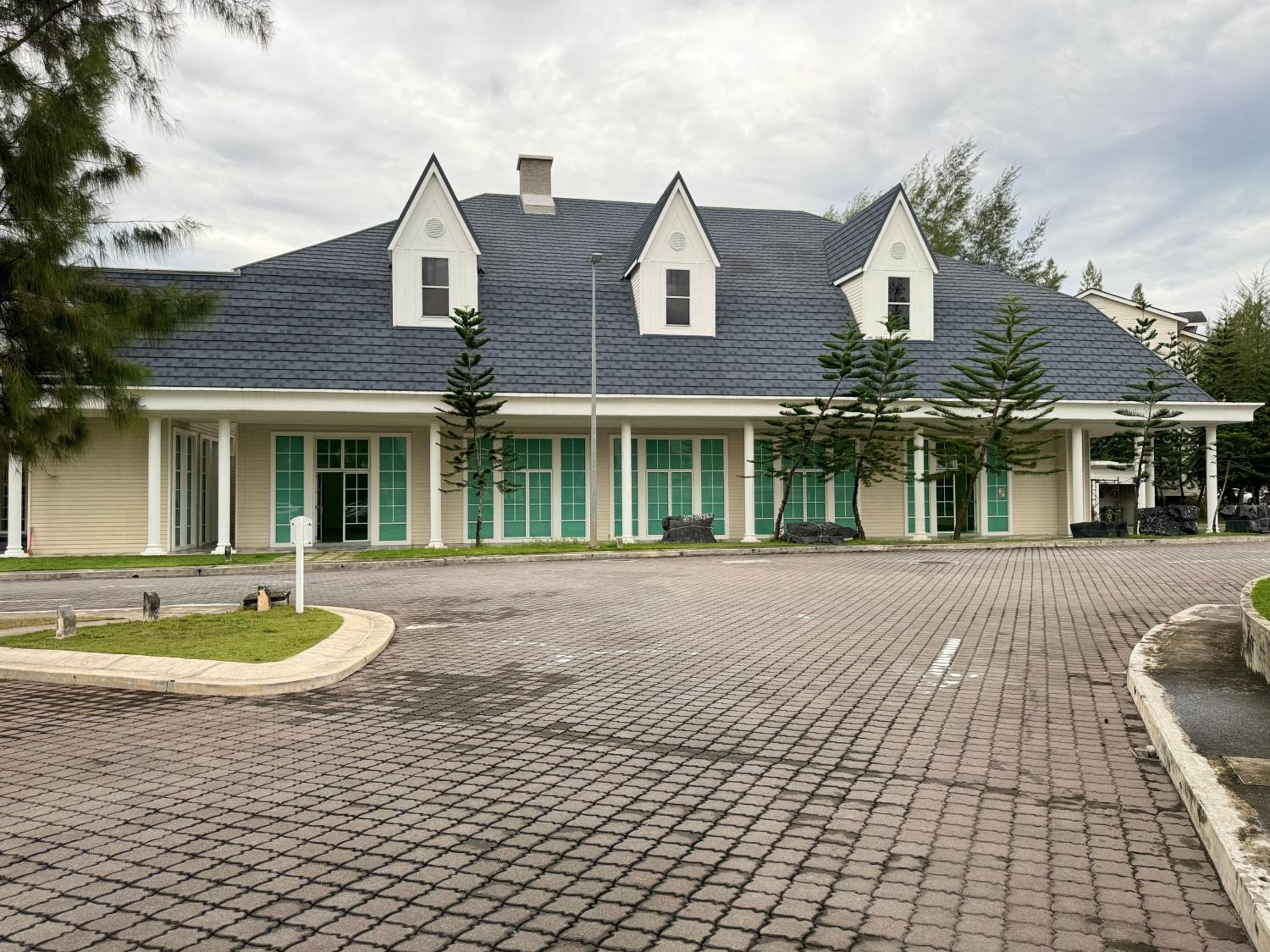 Three-Bedroom House photo 1