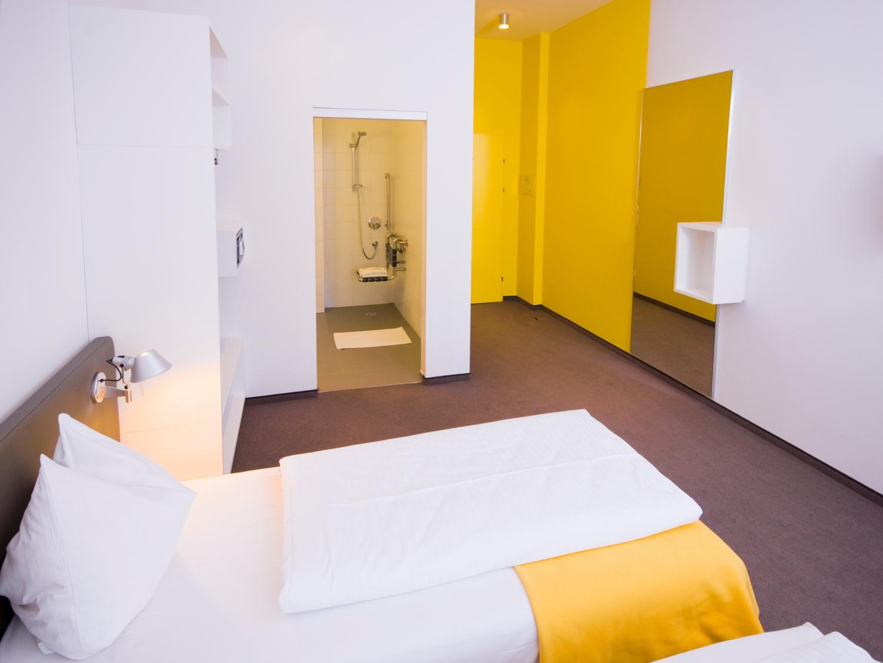 Twin Room - Disability Access photo 1