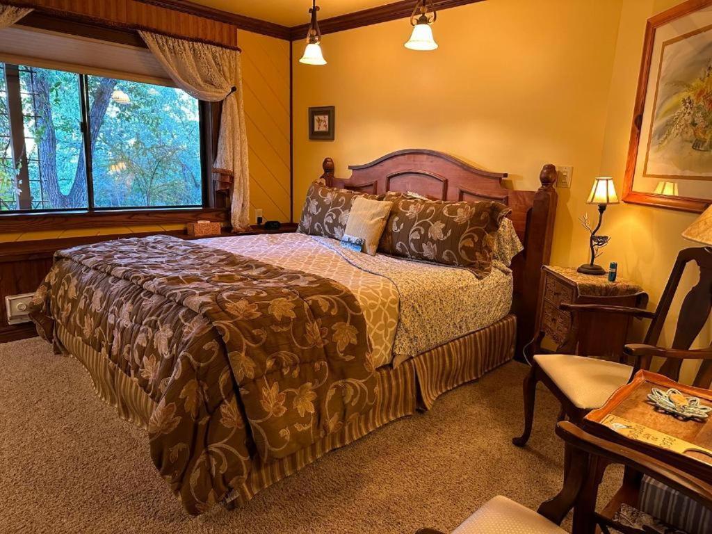 Superior King Room