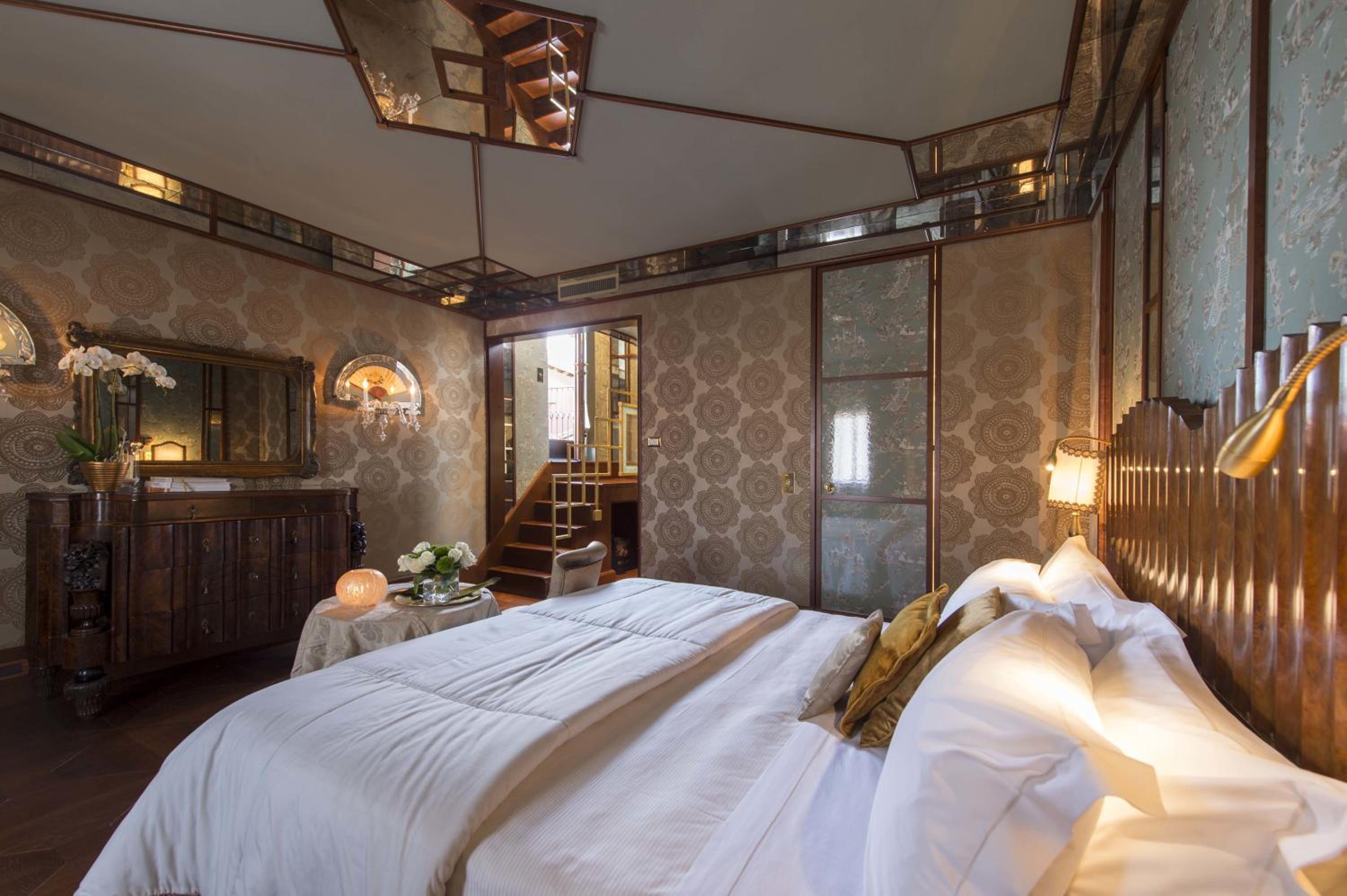 Suite with Terrace (Non Smoking) thumbnail 5