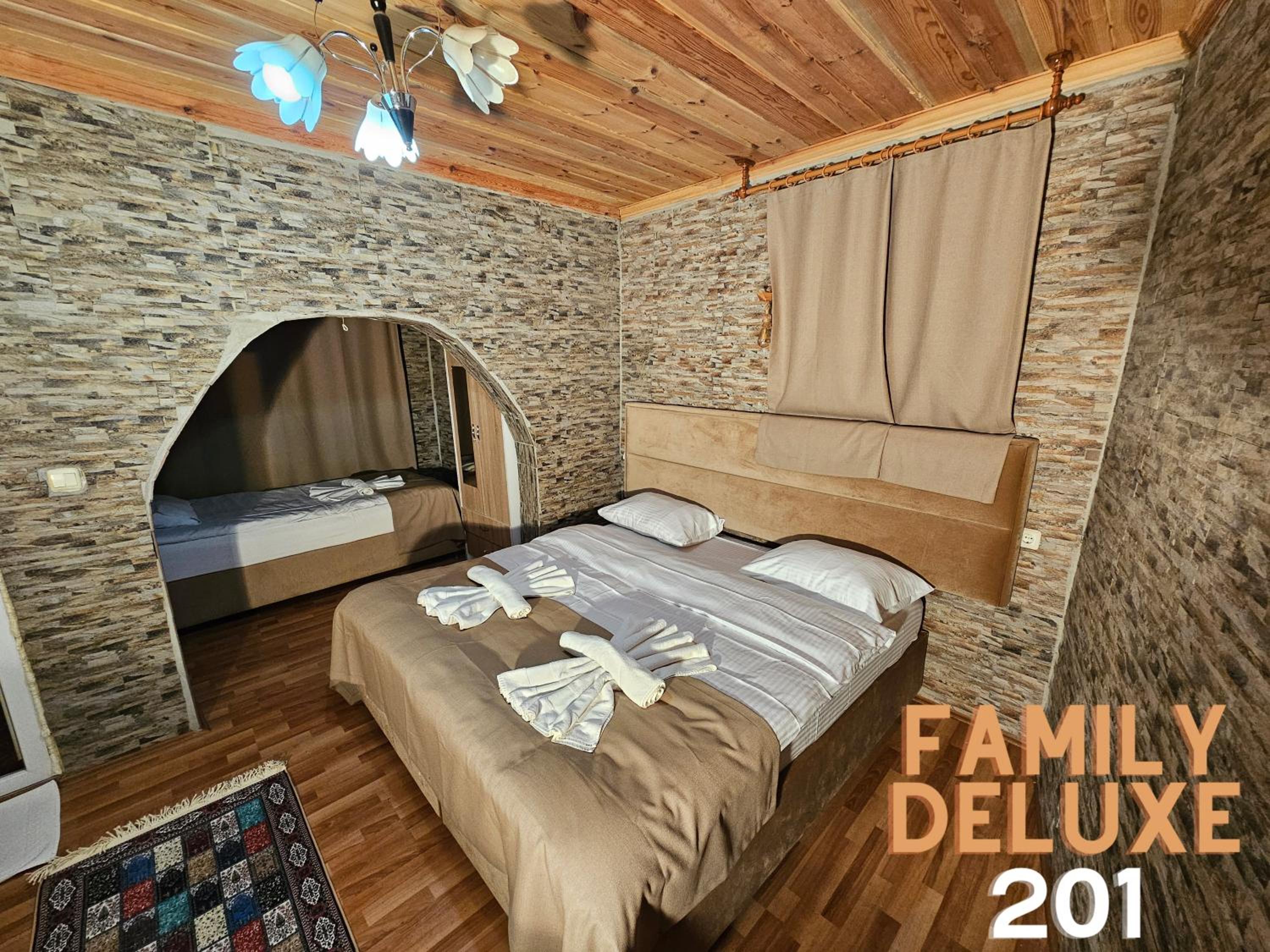 Deluxe Family Room photo 1