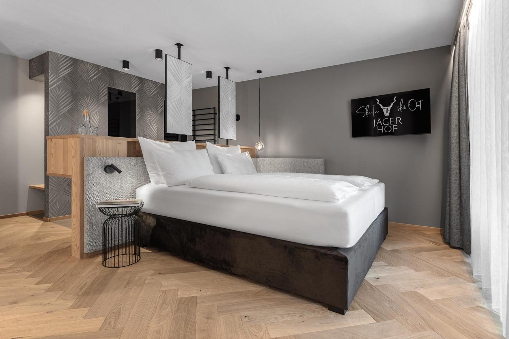 Deluxe Junior Suite - Photo 1
