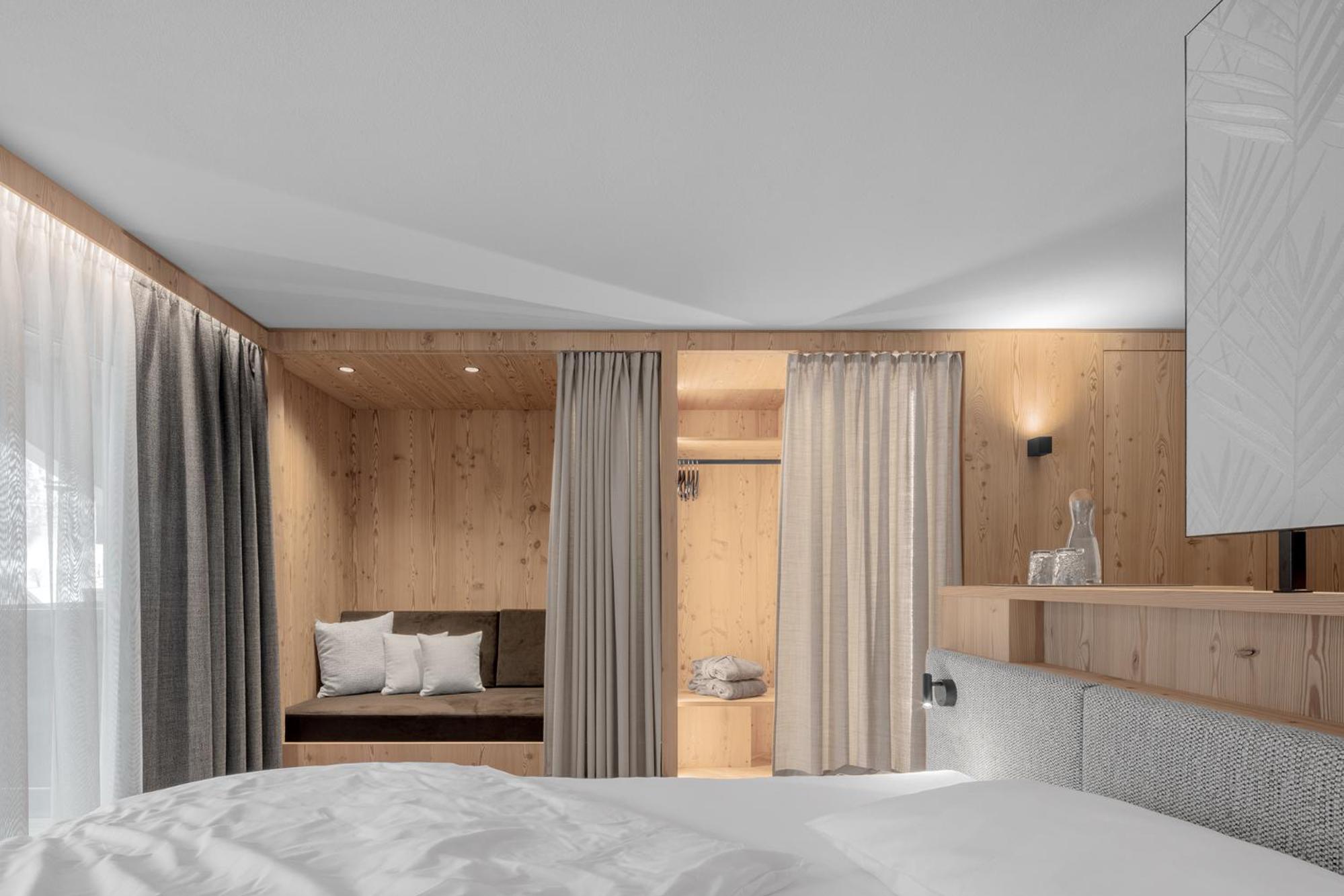Deluxe Double or Twin Room with Mountain View - Photo 2