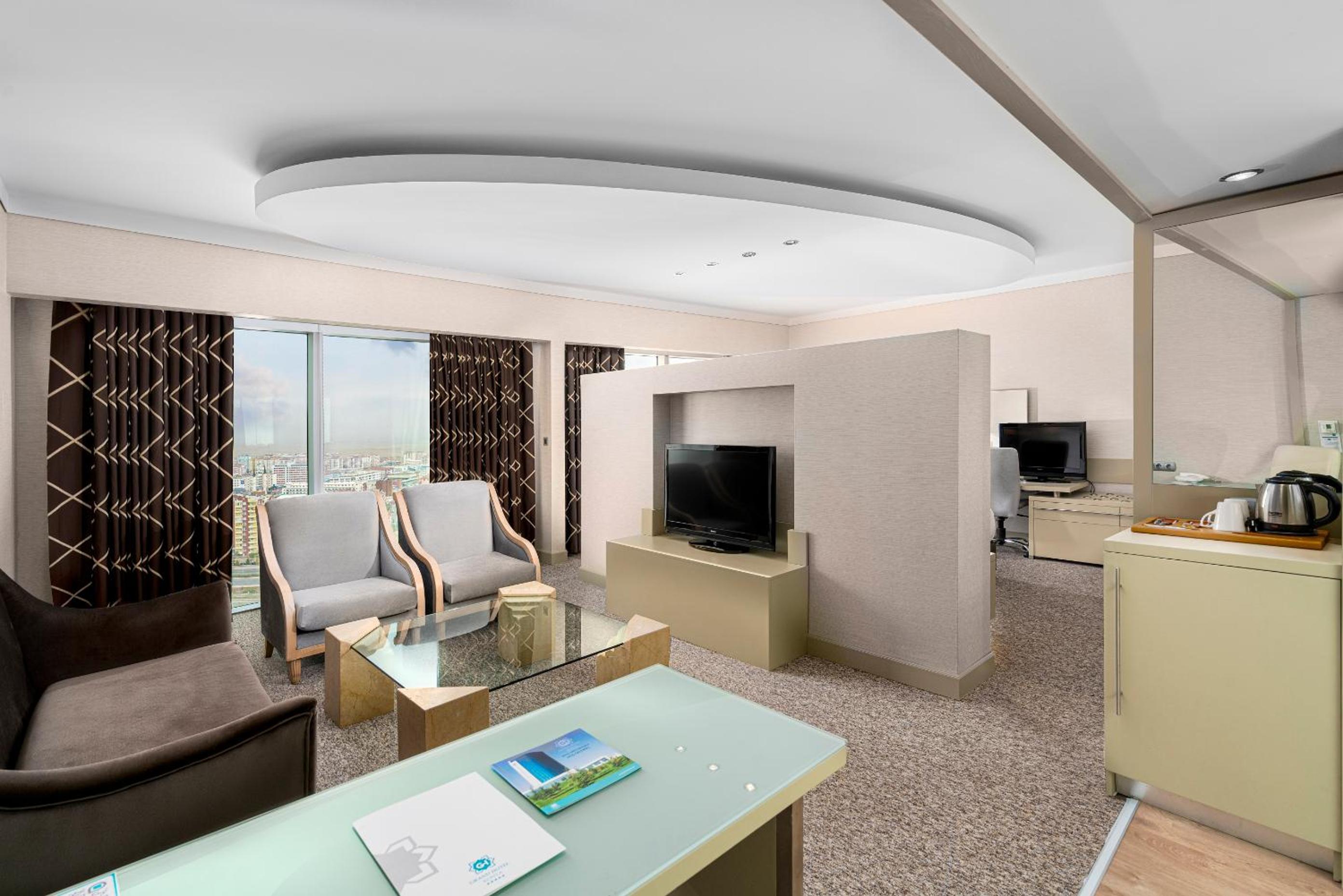 Suite - Photo 5