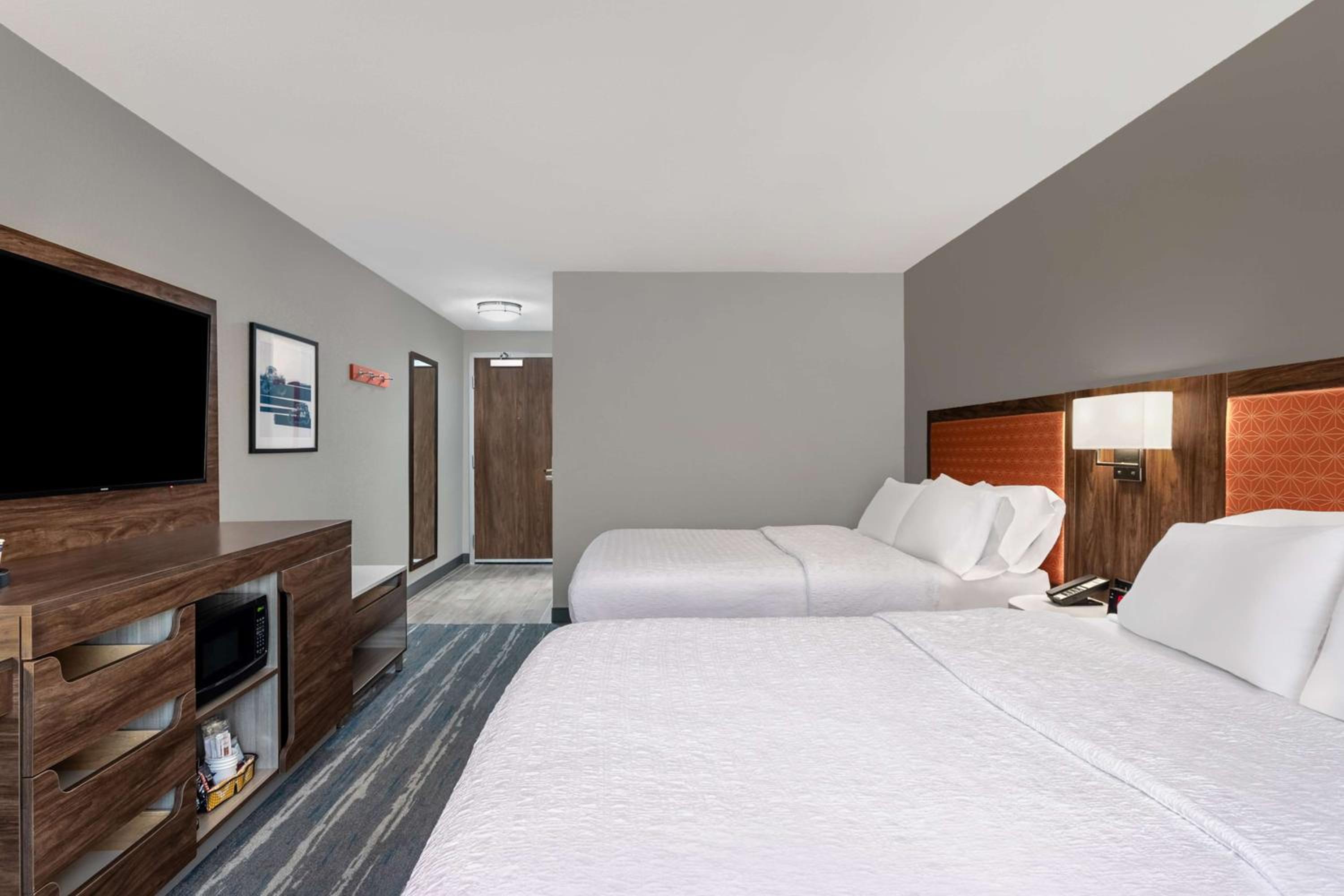 Room with Two Queen Beds - Non-Smoking - Photo 1