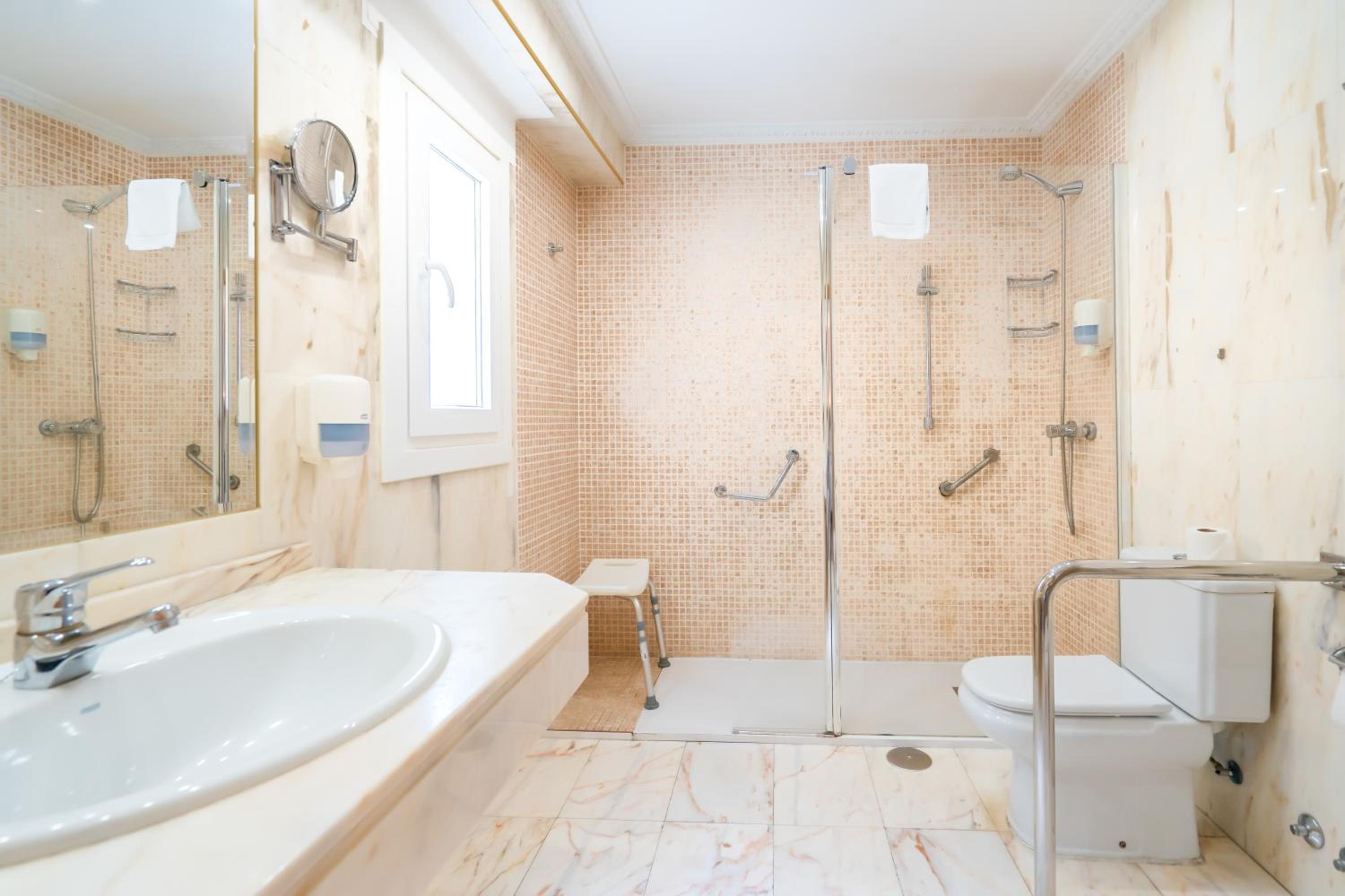 Triple Room - Photo 5