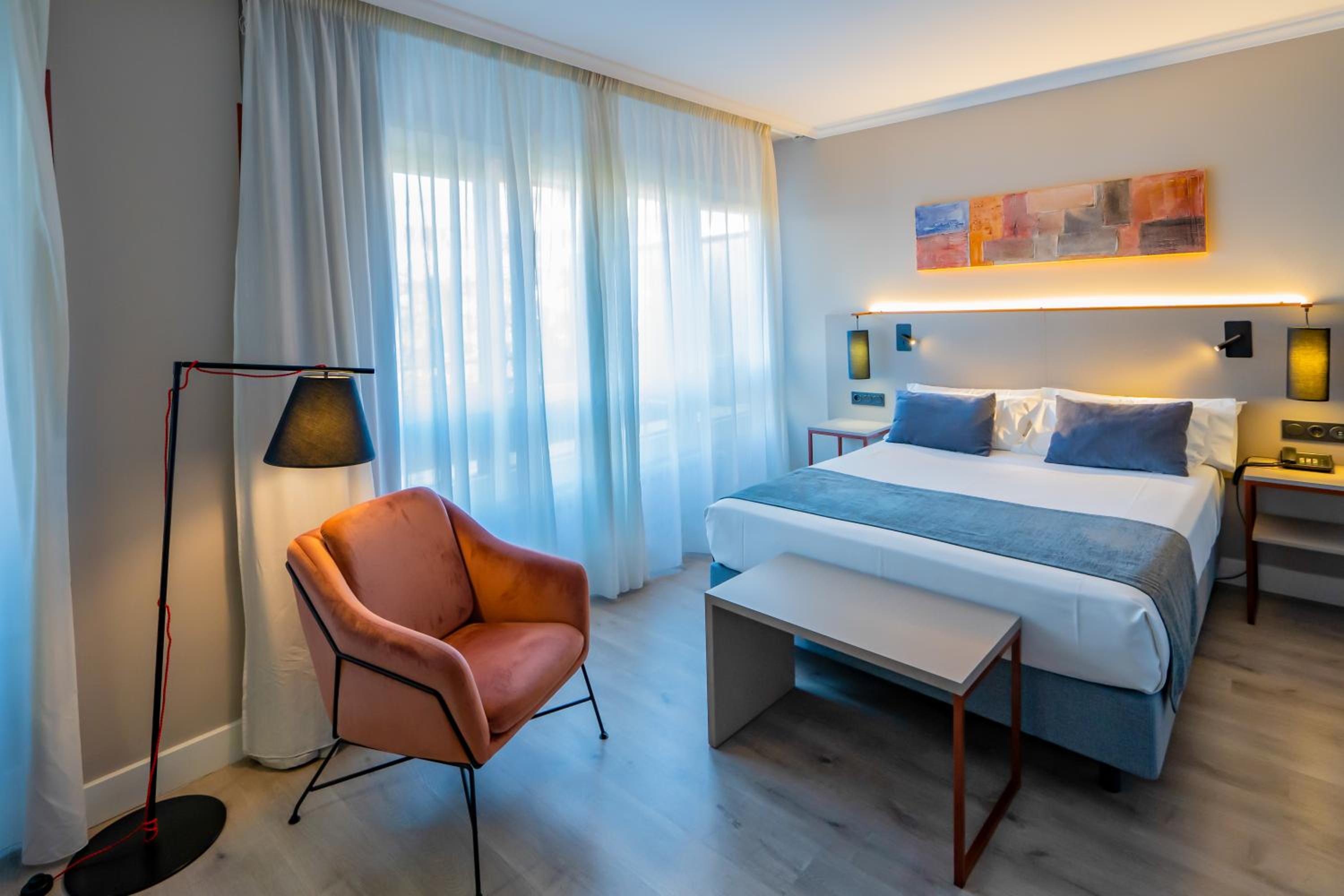 Double or Twin Room - Photo 1