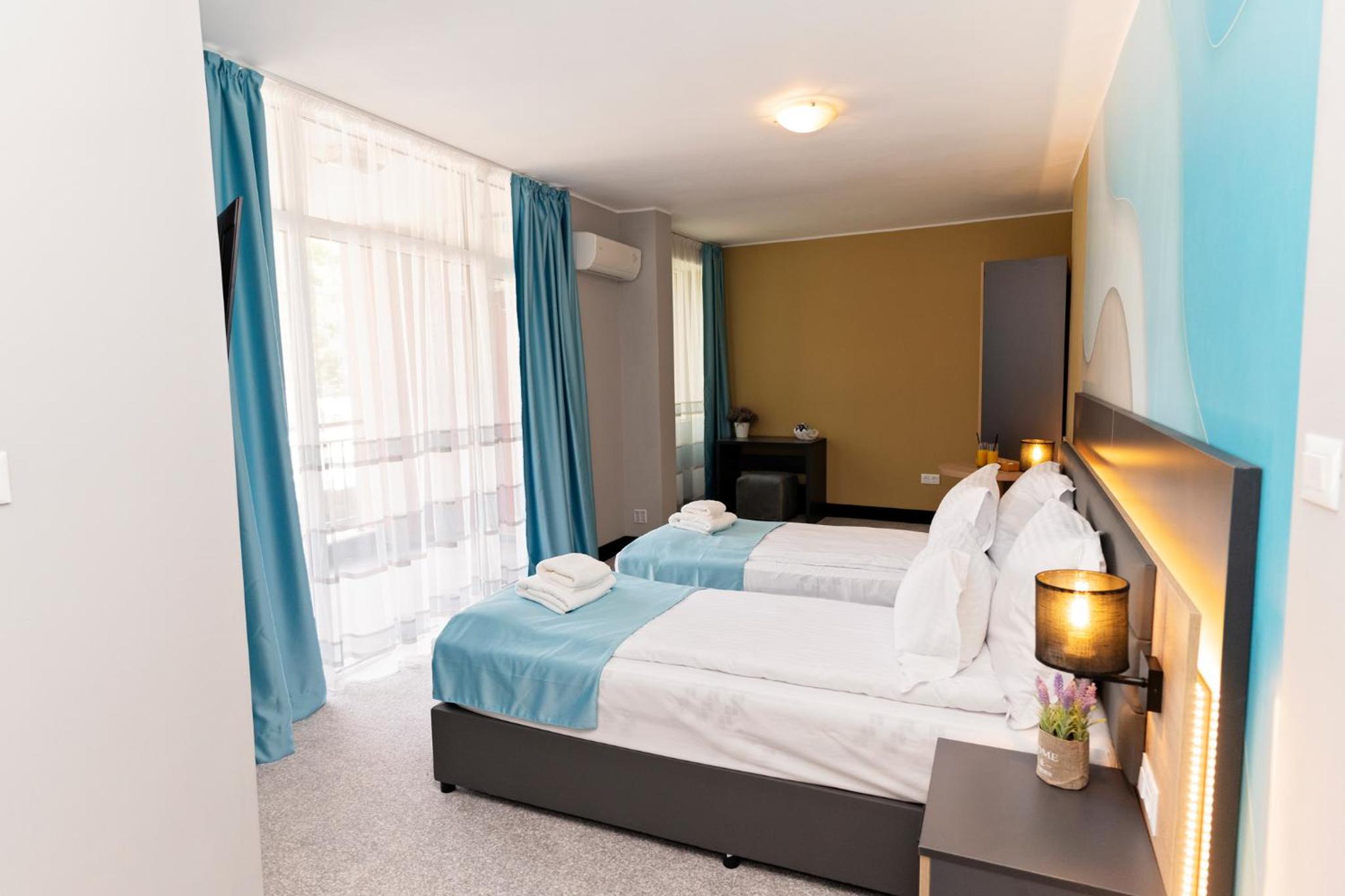 Twin Room With City View photo 3