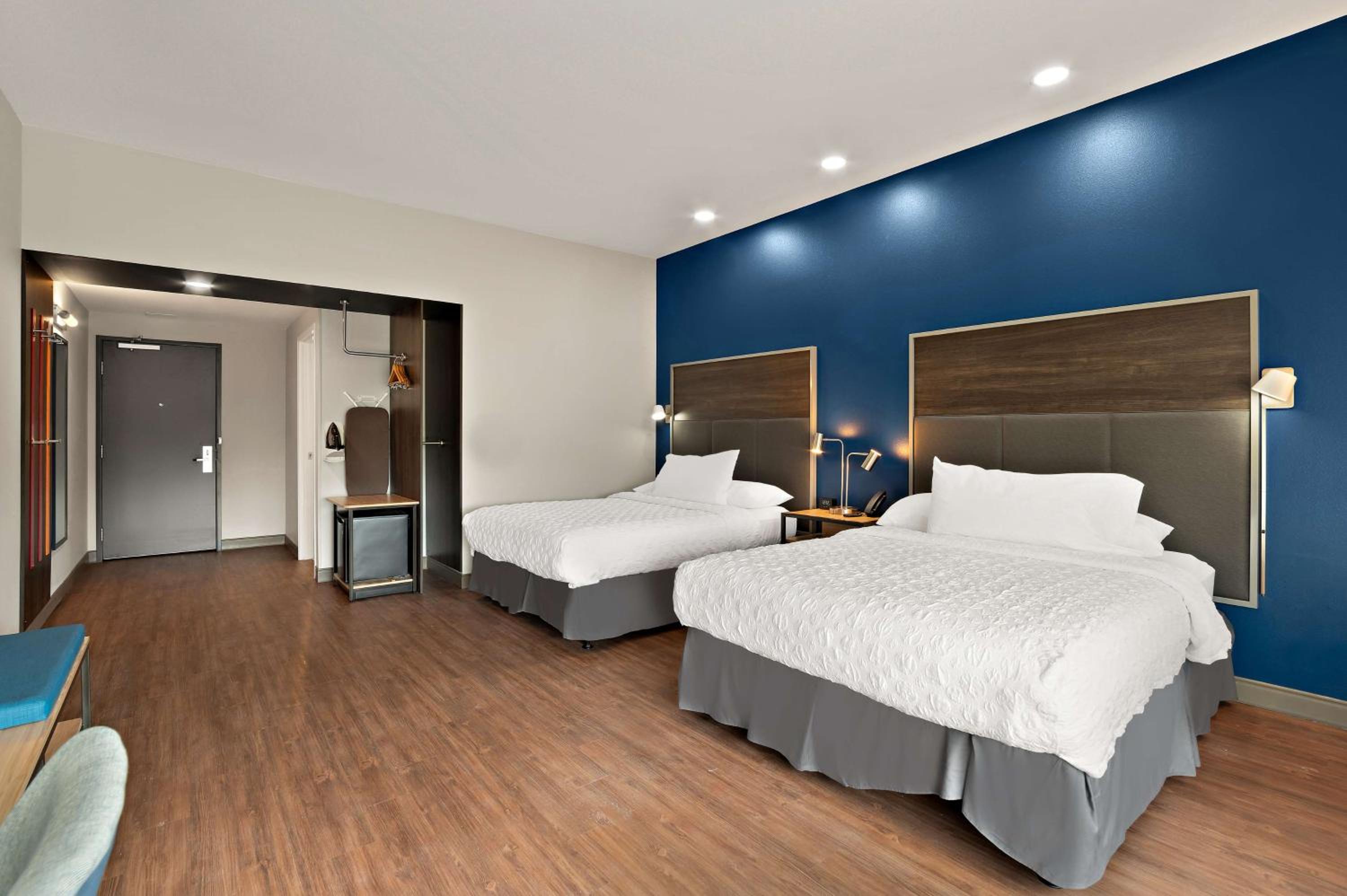Queen Room with Two Queen Beds and Bath Tub - Mobility and Hearing Access - Photo 5
