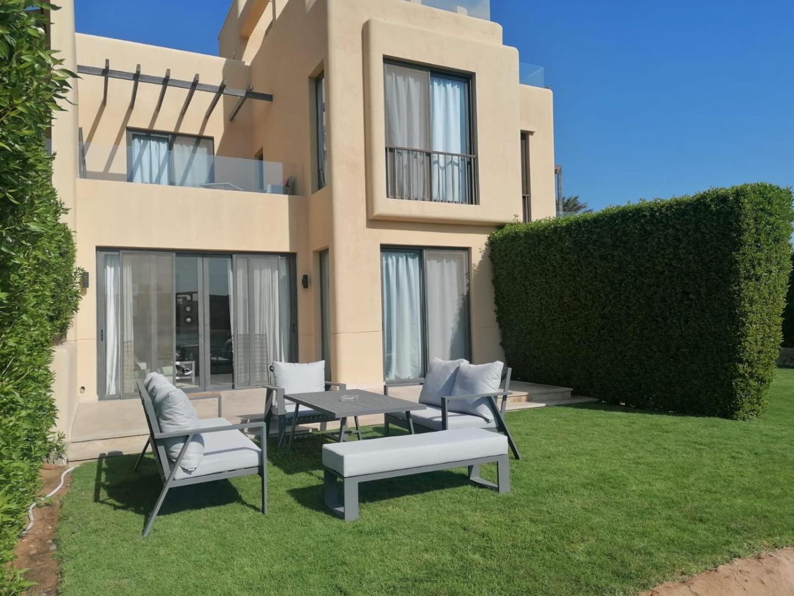 Three-Bedroom Villa photo 2