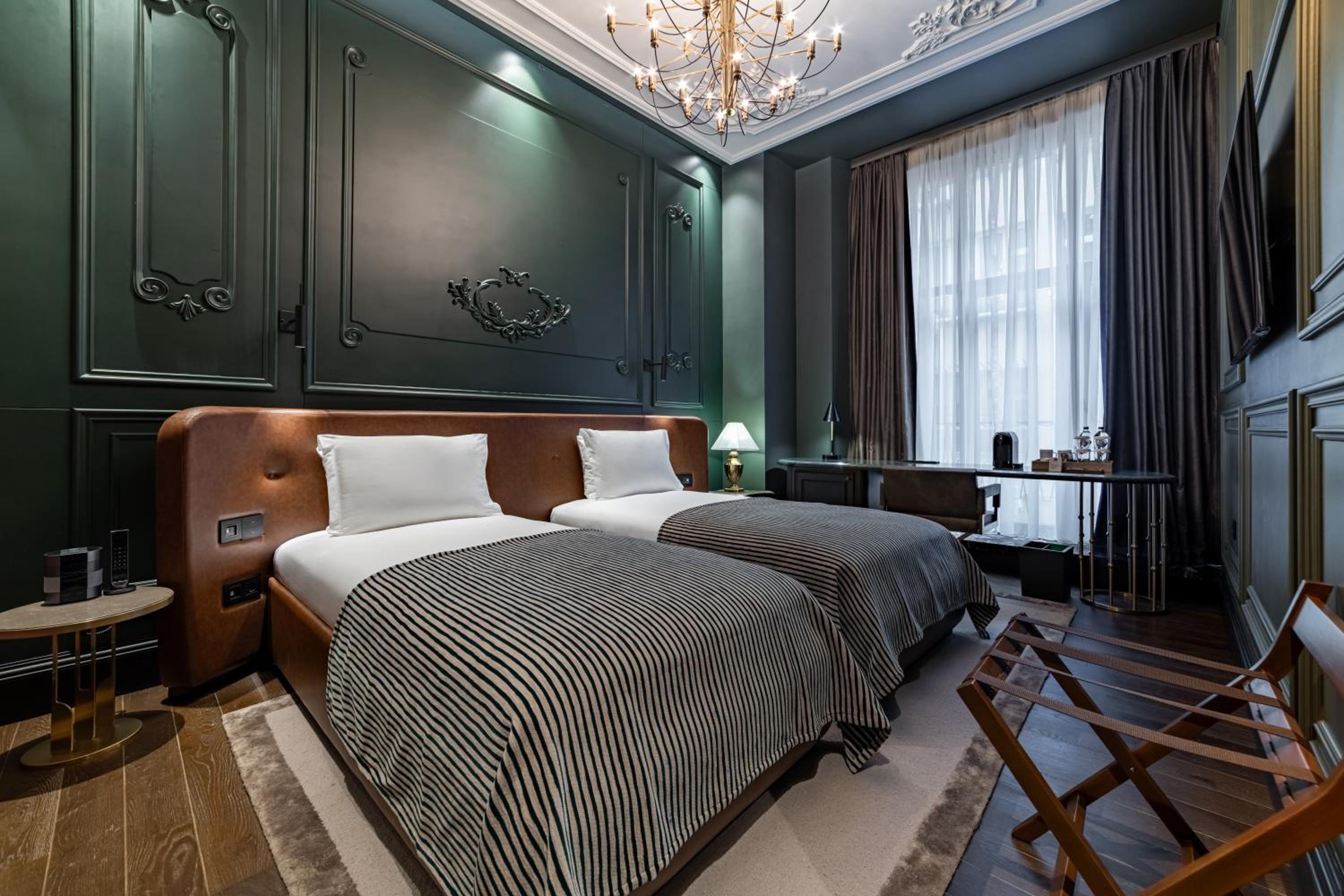 Superior Twin Room with City View photo 1