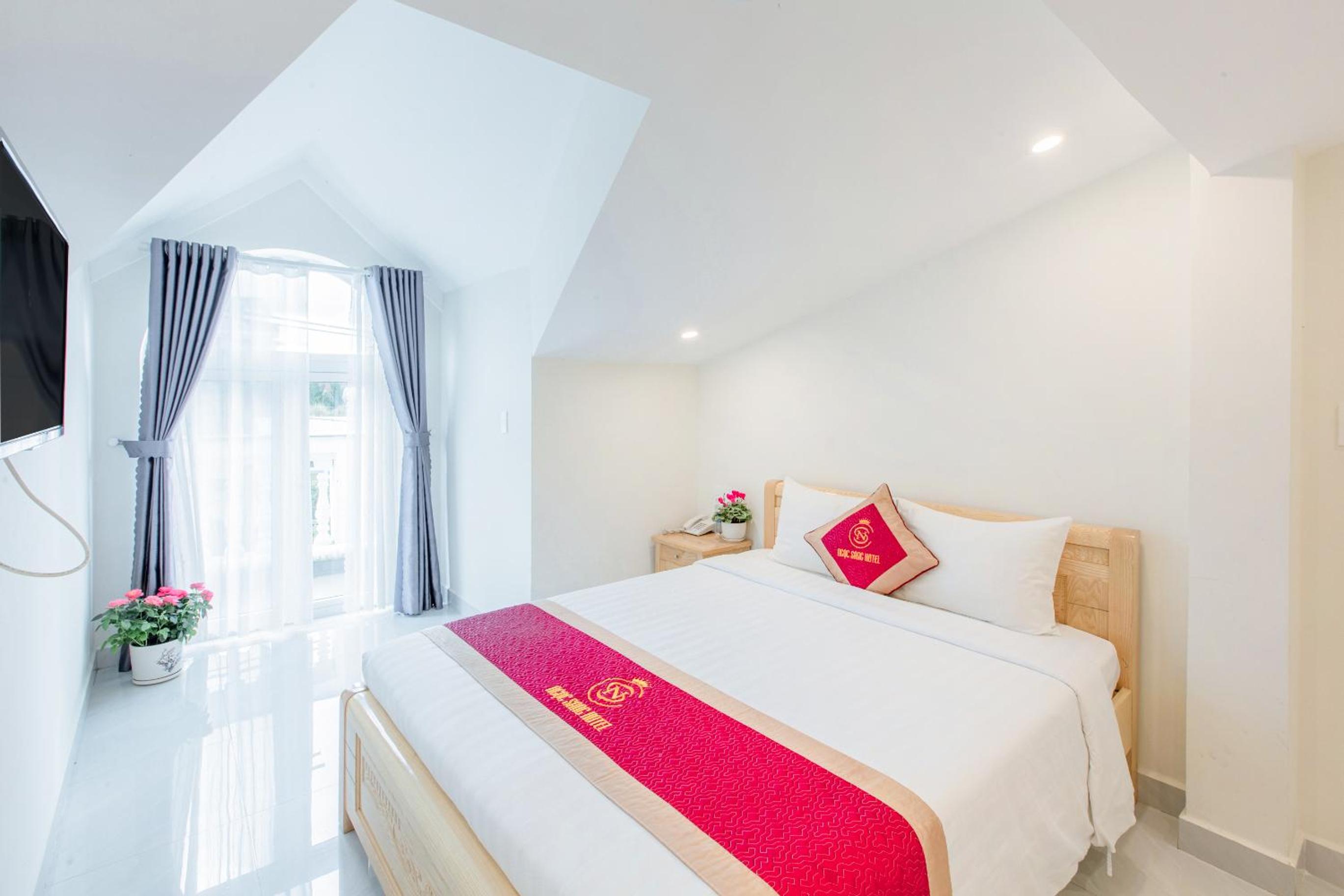 Double Room with Balcony - Photo 1