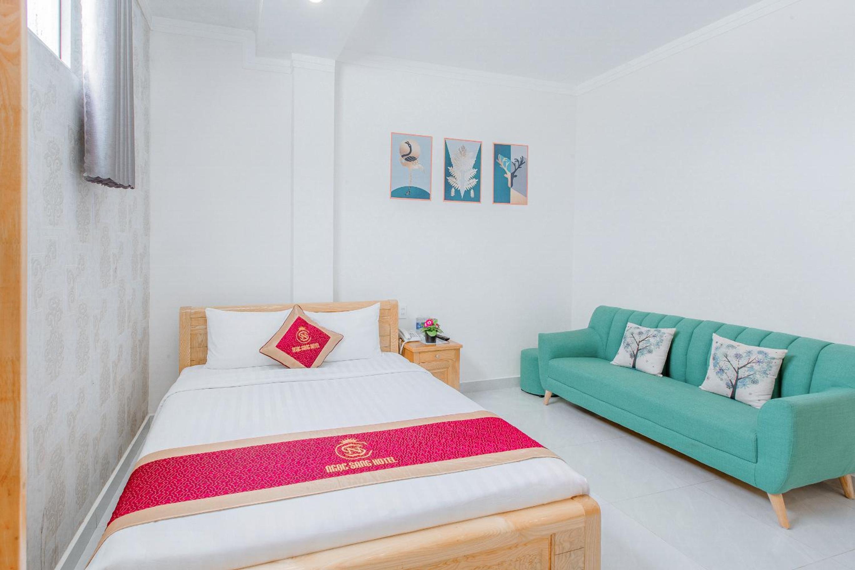 Double Room with Balcony - Photo 6