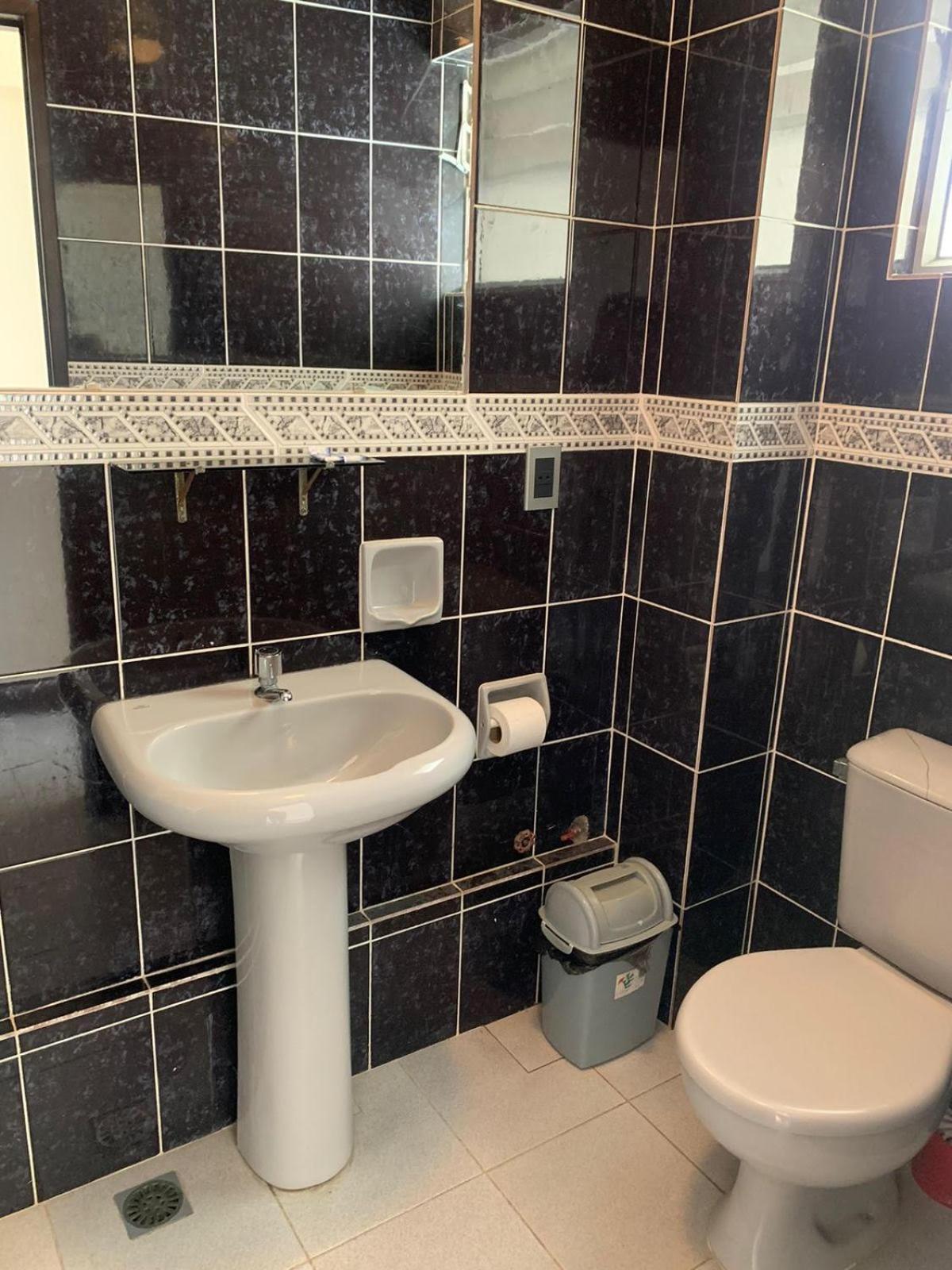 Family Room With Private Bathroom photo 3