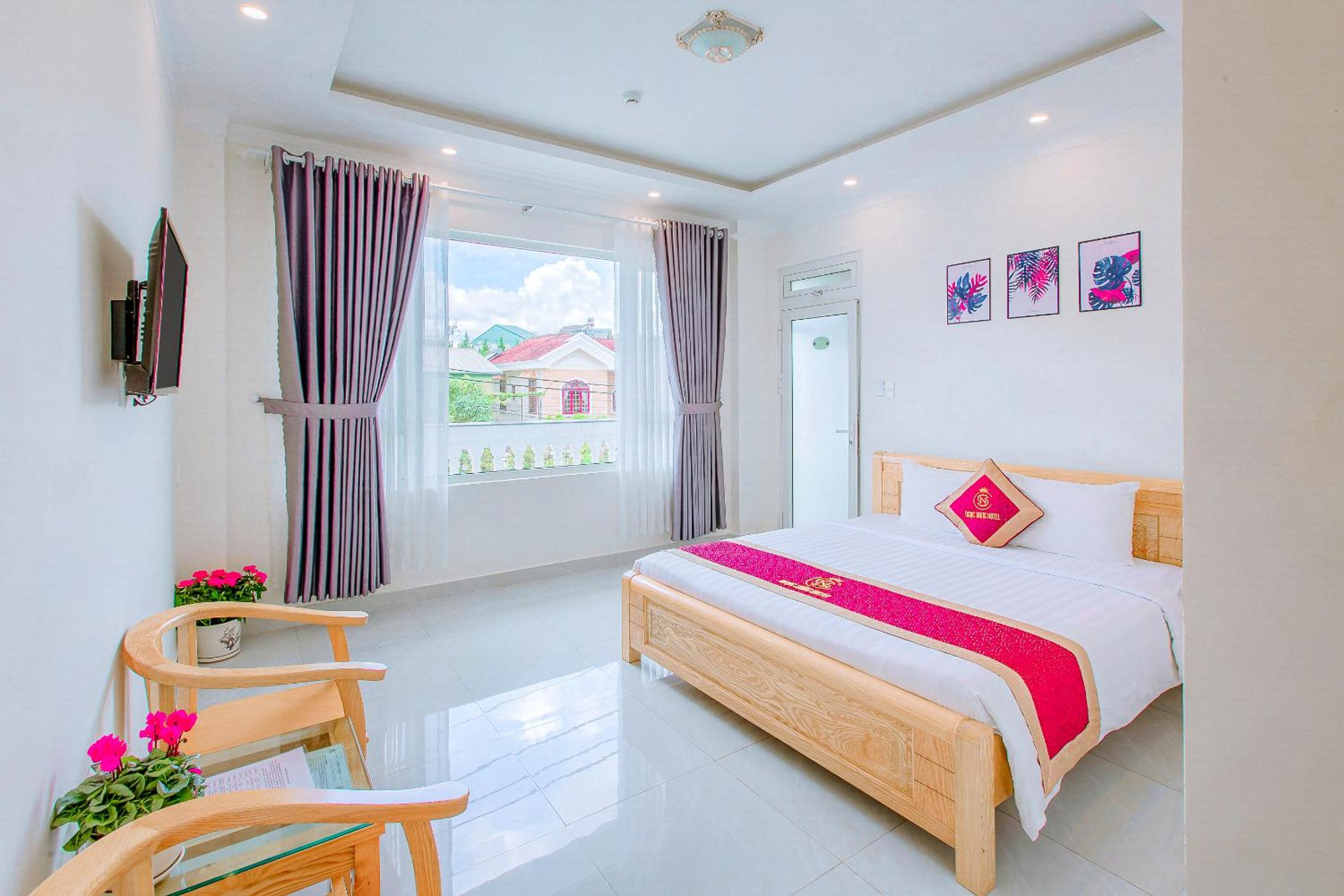 Deluxe King Room