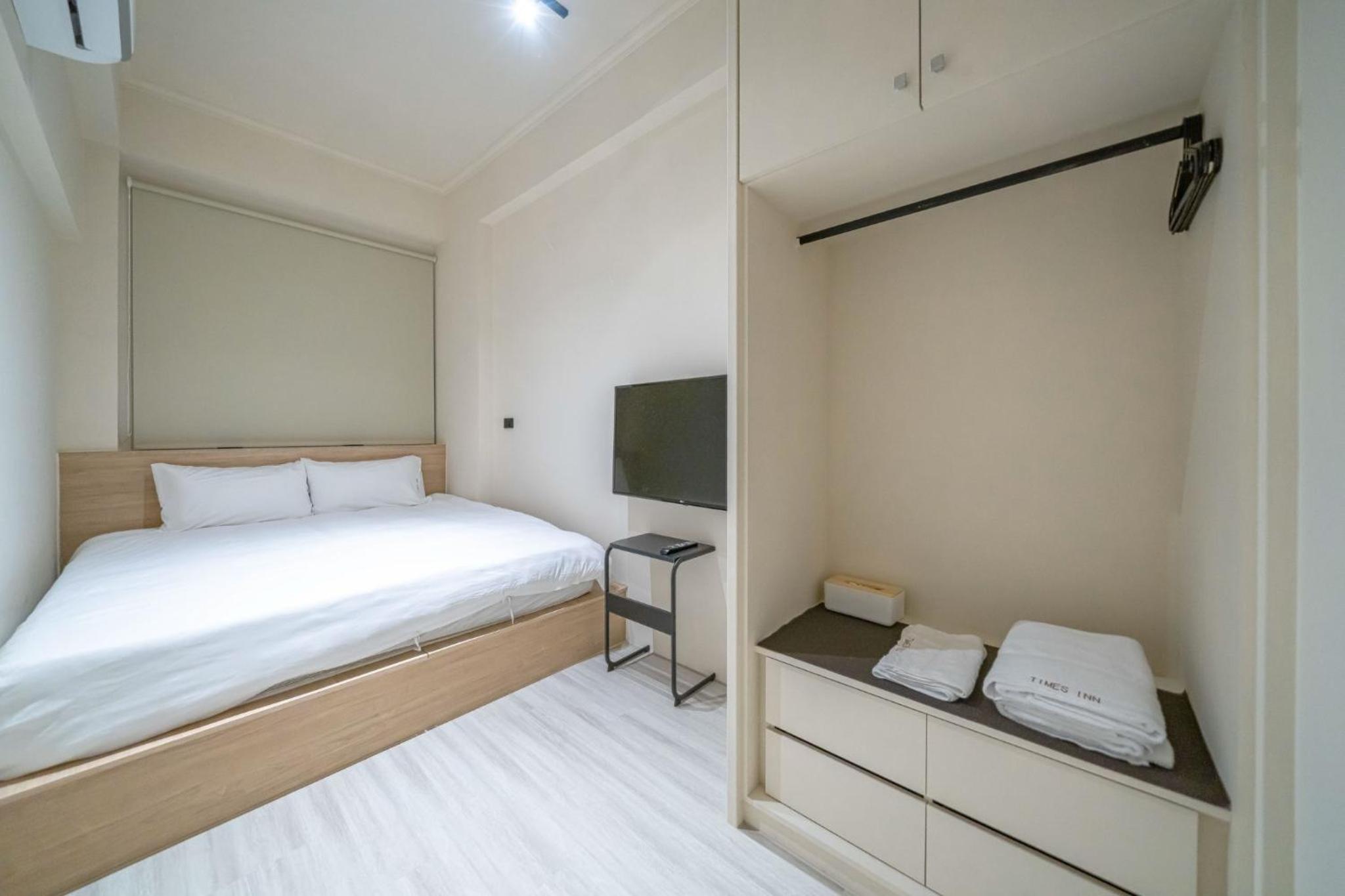 Double Room with Private Bathroom - Photo 1