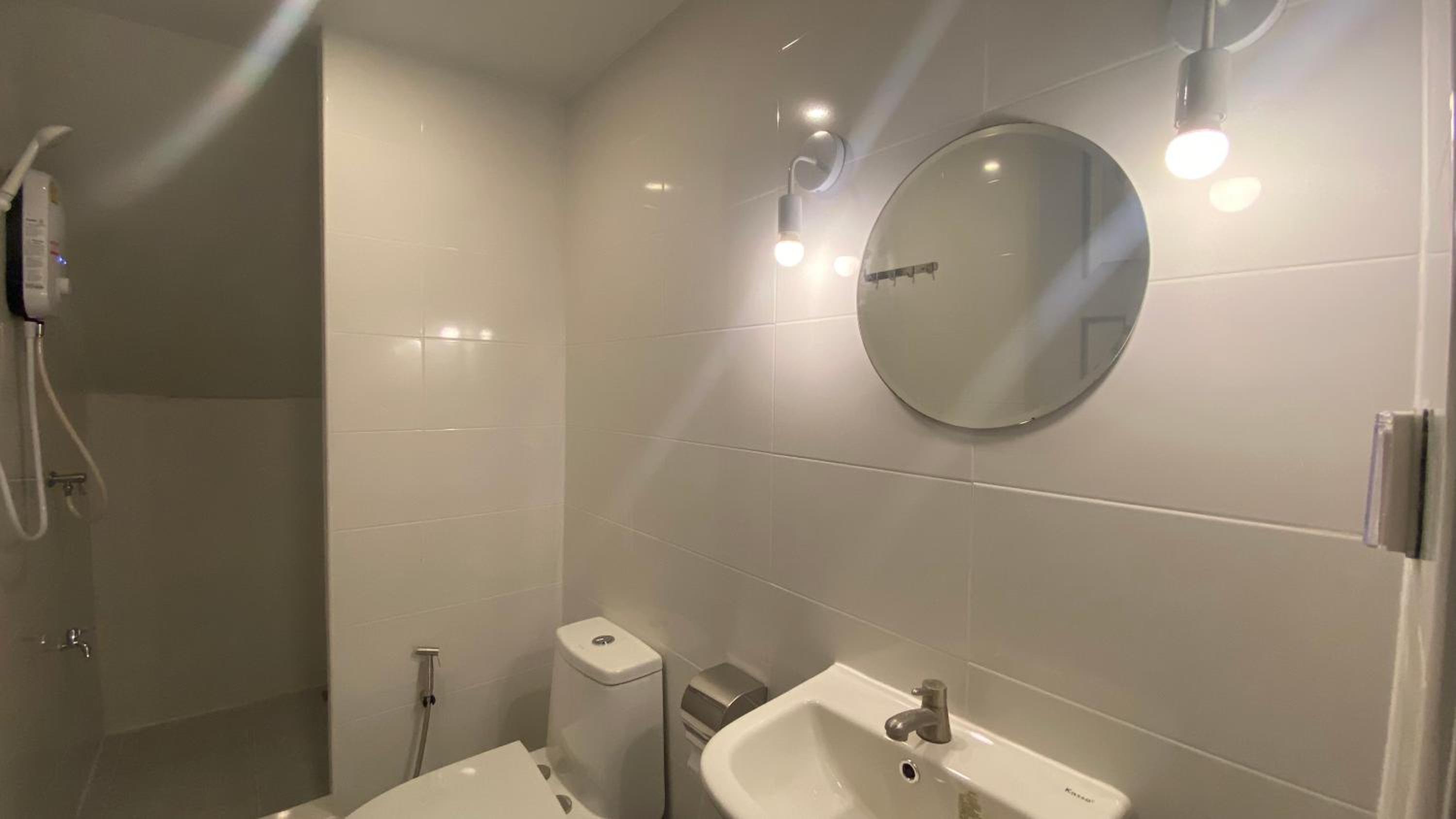 Double Room - Photo 7