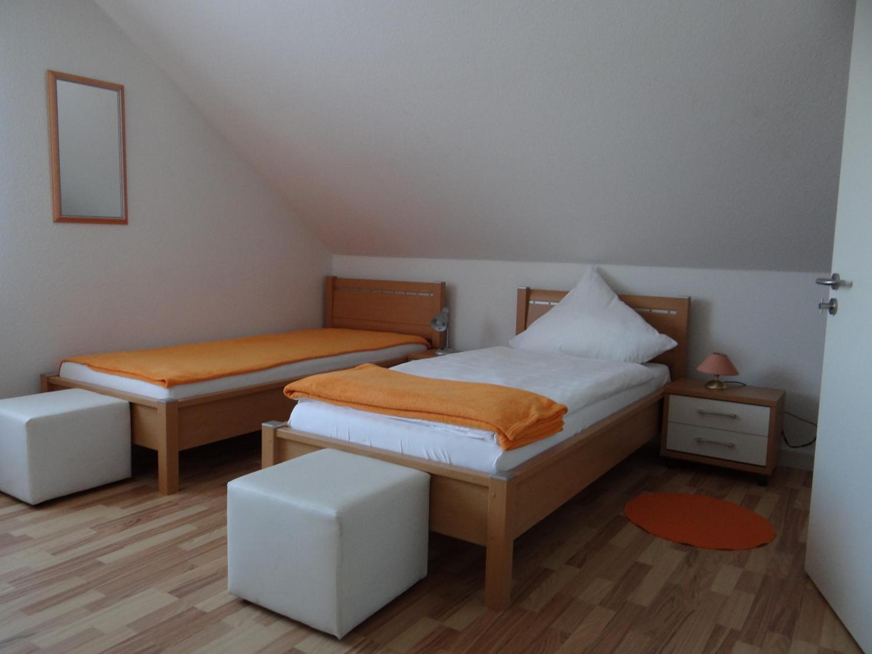 Double Room with Private Bathroom - Photo 8