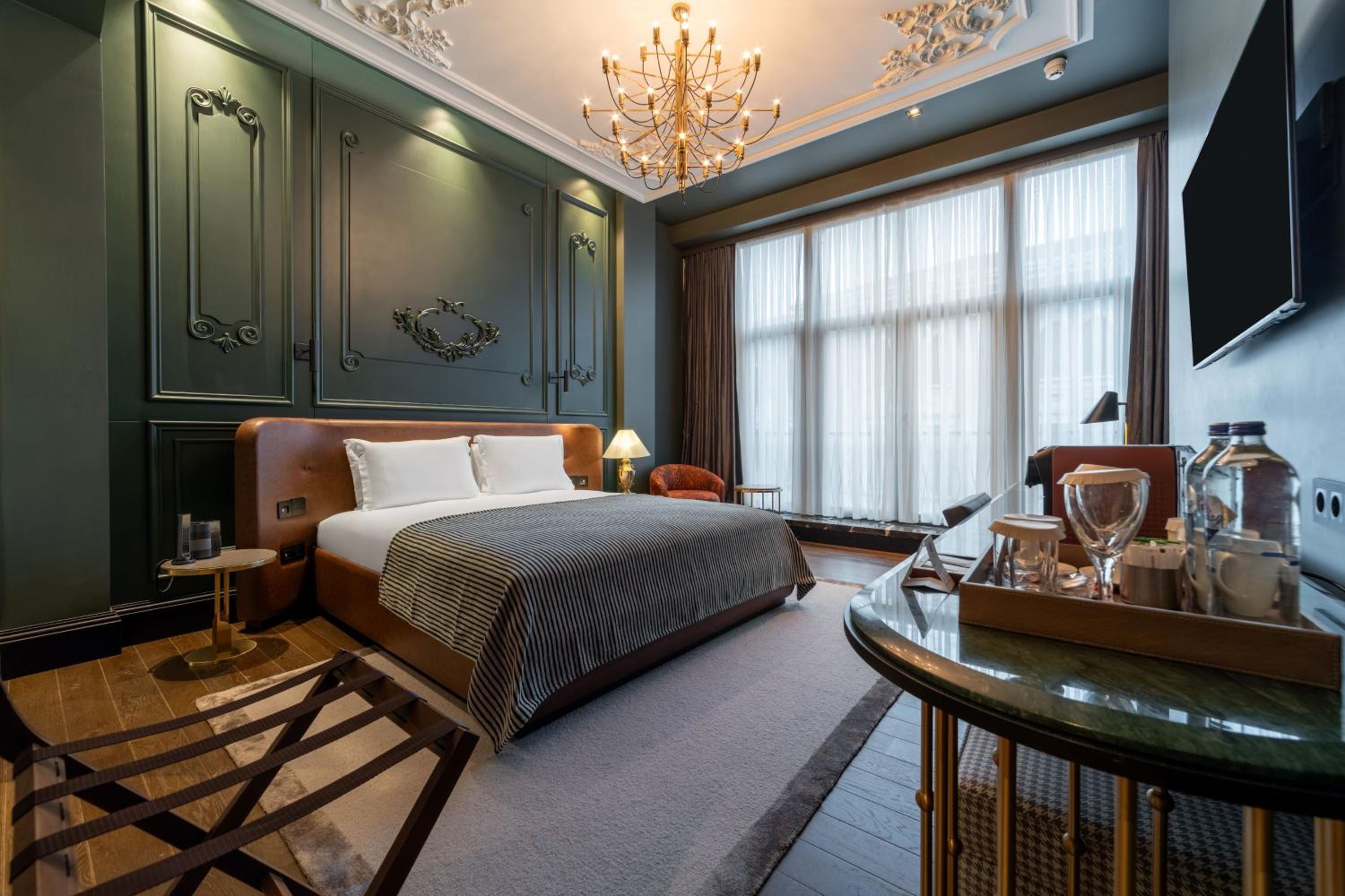 Grand Deluxe Double Room with City View photo 1